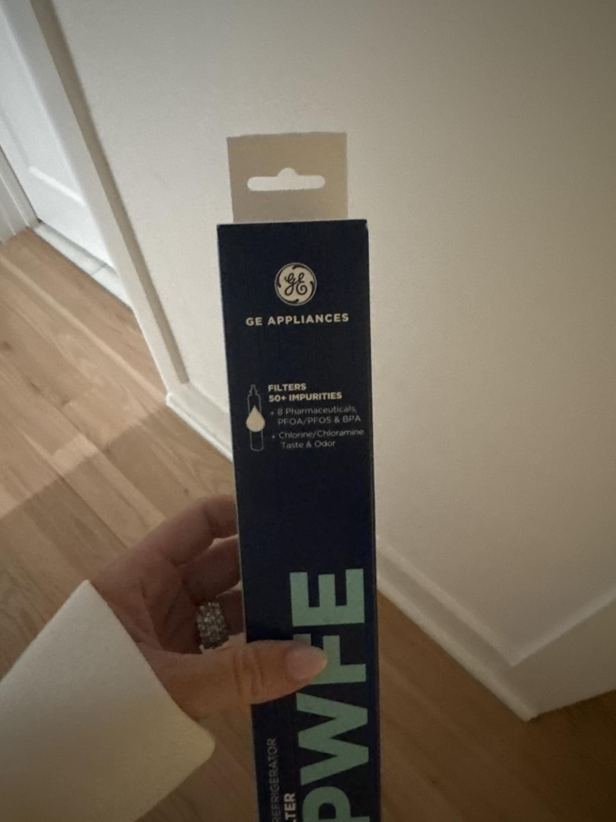 GE RPWFE Refrigerator Water Filter, Genuine Replacement Filter, Certified to Reduce Lead, Sulfur, and 50+ Other Impurities, Replace Every 6 Months for Best Results, Pack of 1 customer photo 2