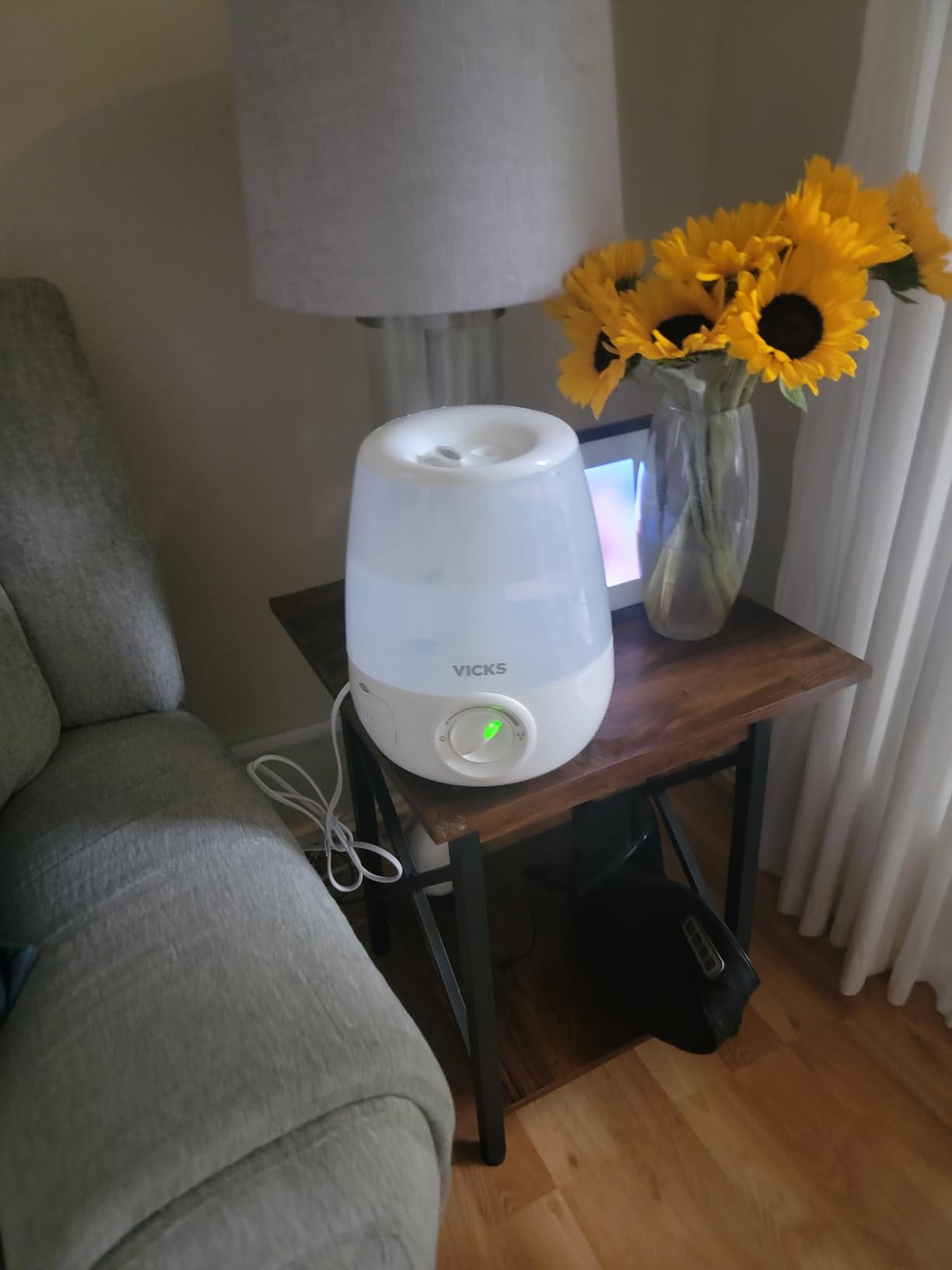 Vicks Filter-Free Ultrasonic Humidifier, Recommended by Pediatricians, 1.2 Gal Ultrasonic Cool Mist Humidifiers for Bedrooms & Kids Rooms, Works with Vicks VapoPads customer photo 2