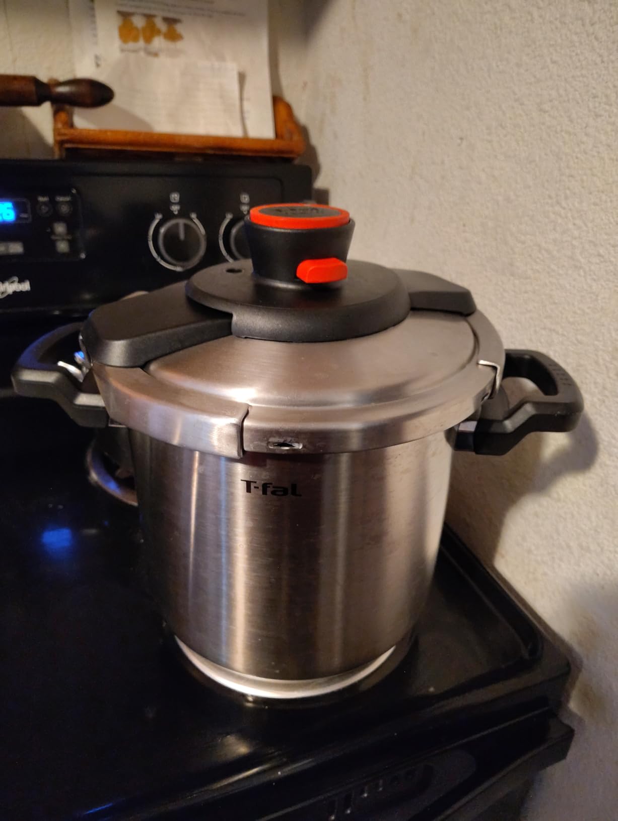 T-fal Clipso Stainless Steel Pressure Cooker, 6.3 Quart, Recipe Book, Steam Basket, Easy-Open Lid, Secure Locking System, Adjustable Pressure Valve, Induction Cookware customer photo 2