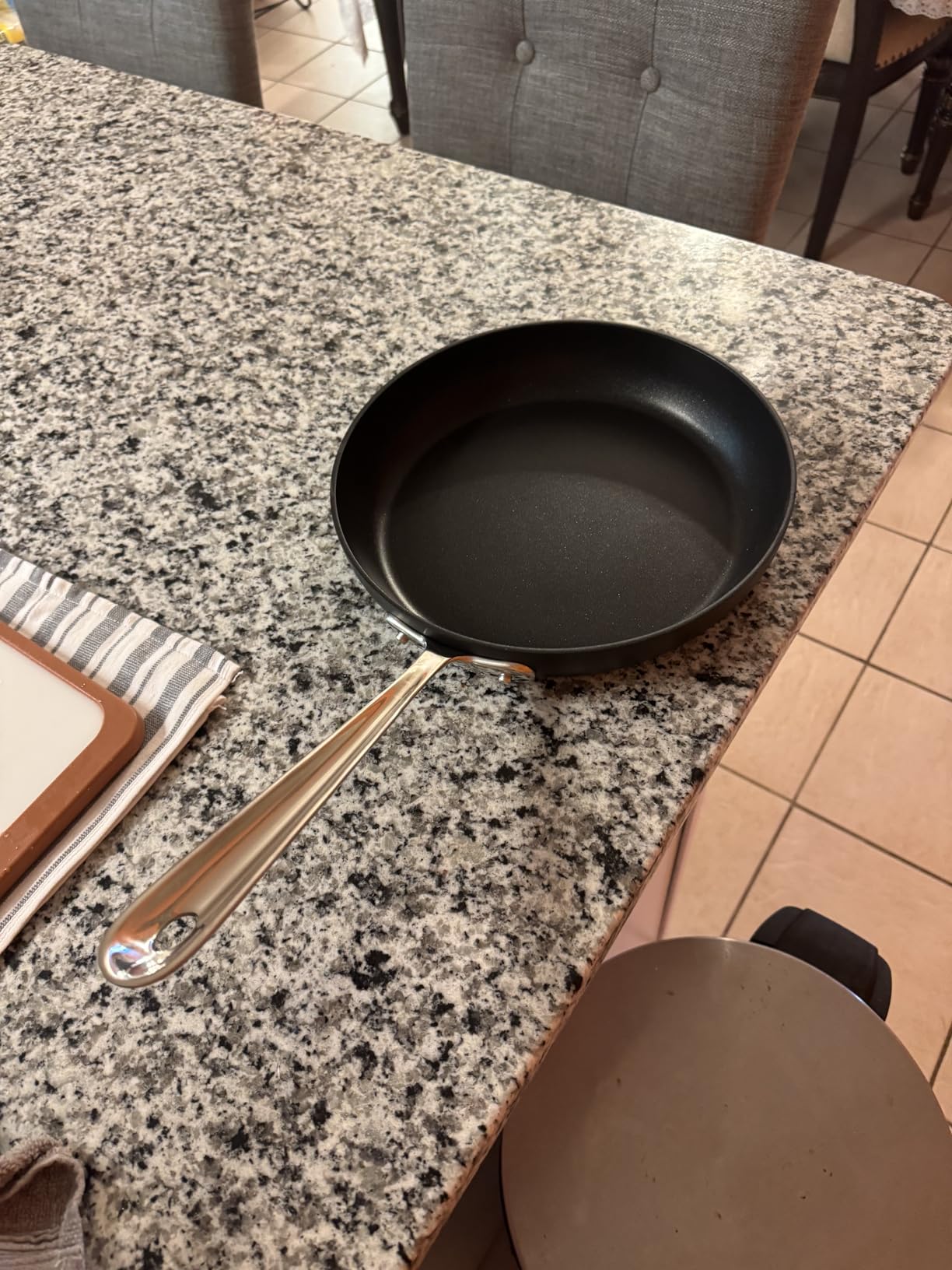 All-Clad HA1 Hard Anodized Non Stick Fry Pan Set 2 Piece, 8, 10 Inch, Induction, Oven Broiler Safe 500F, Pots and Pans Set, Kitchen Frying Pans, Skillets, Premium Cookware, Home, Dishwasher Safe Black customer photo 2