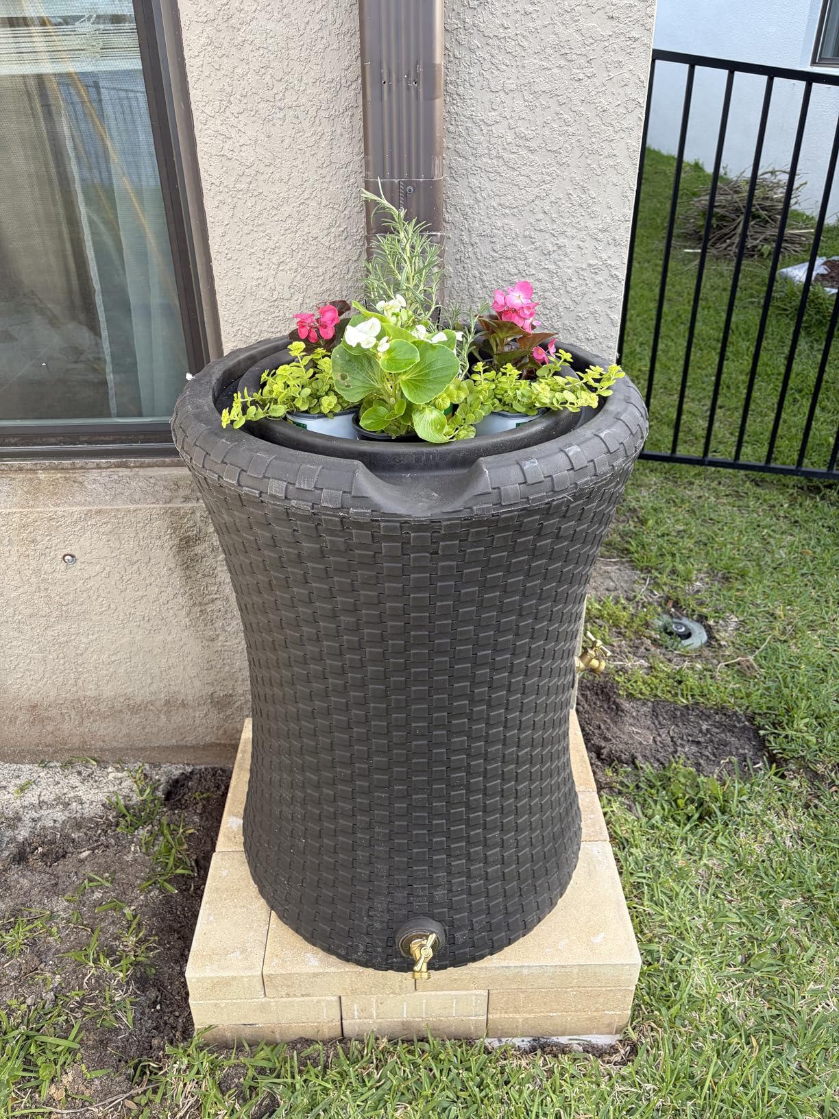 Good Ideas Impressions 50 Gallon Nantucket Outdoor Home Rain Barrel Water Storage Collector with Garden Planter and Brass Spigot, Dark Brown customer photo 1