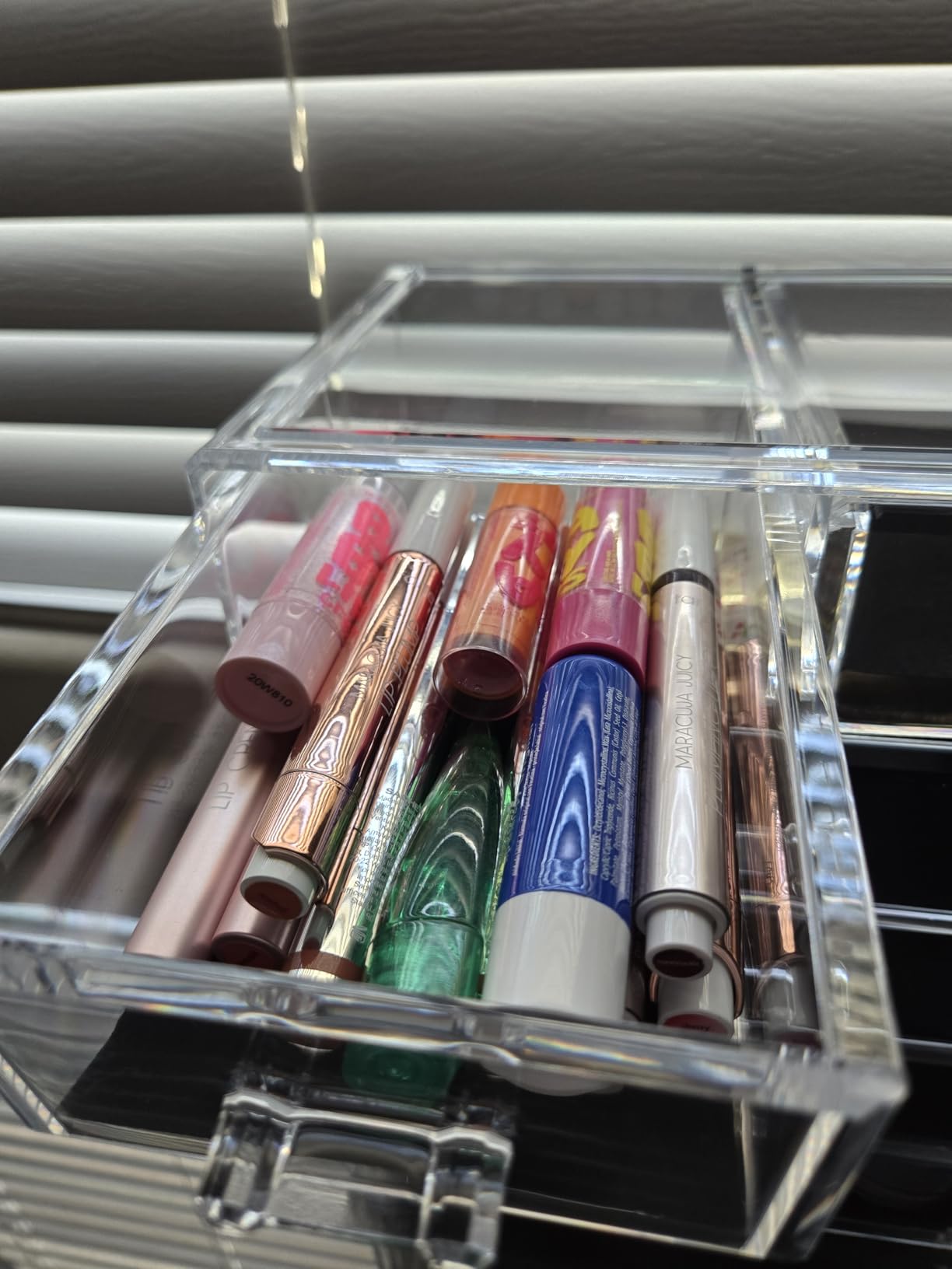 Sorbus Acrylic Makeup Organizer Set, 6-Drawer Vanity & Countertop Cosmetic Storage with Small & Wide Drawers, Clear Makeup Storage for Brushes, Lipsticks, Jewelry customer photo 2
