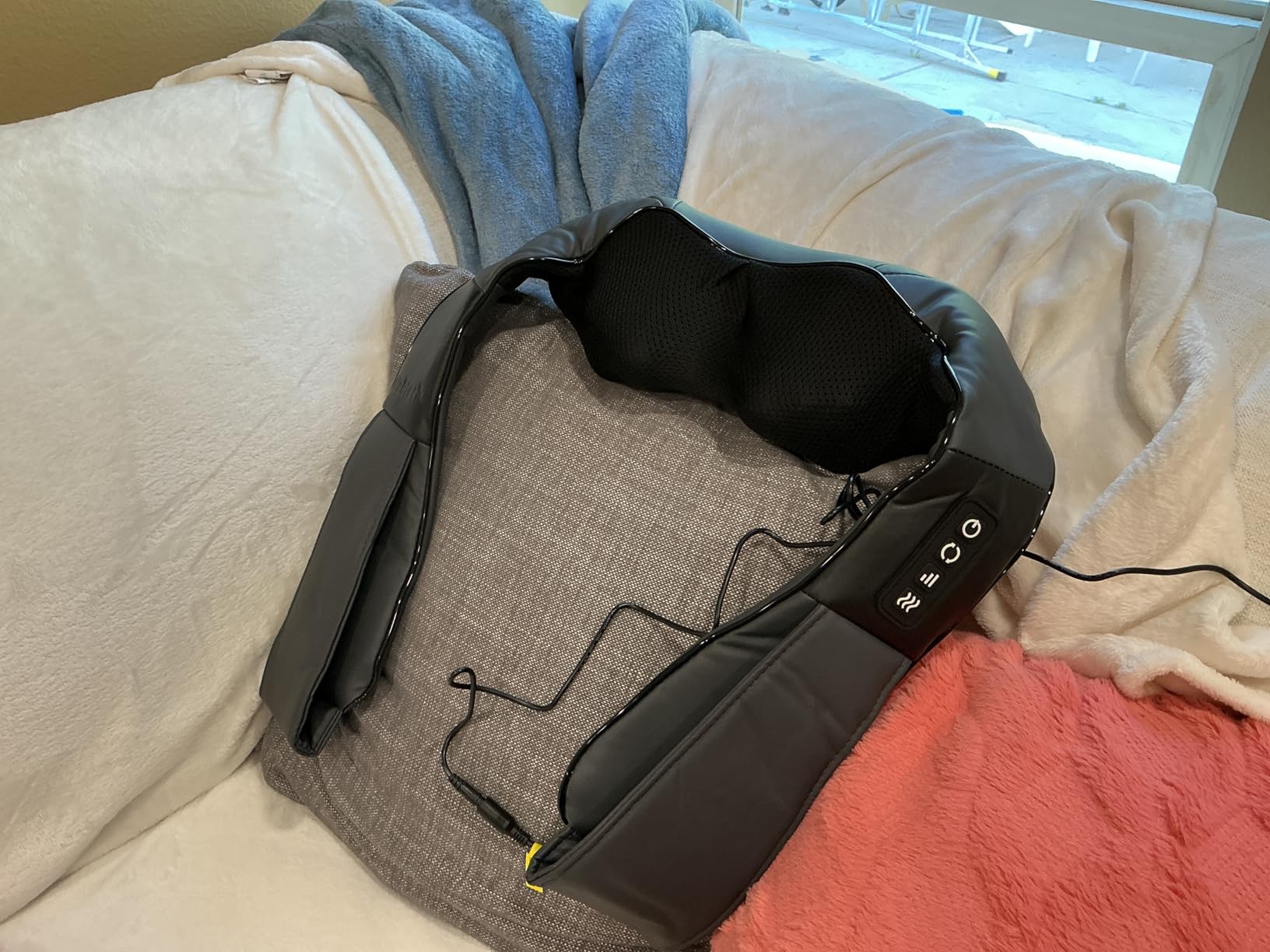 Nekteck Shiatsu Neck Massager with Heat for Pain Relief Deep Tissue, 2026 Upgraded 3D Back Shoulder Kneading Massage Pillow, Relaxation Gifts for Mom Dad Father's Day, Black(NOT Cordless) customer photo 1