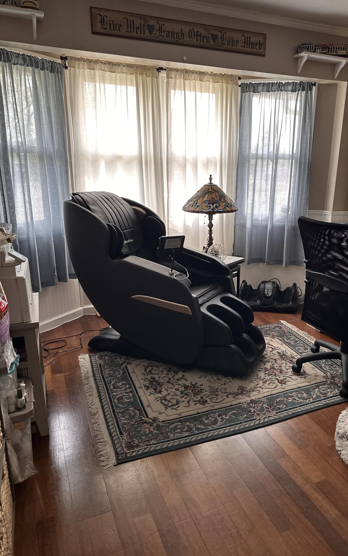 Real Relax 2026 Upgraded 2D SL-Track Massage Chair, Recliner Full Body Zero Gravity with 8 Auto Modes and Upgraded LCD Screen, Added Voice Broadcast, Headrest Cushion, Child Lock and Pause Button, Black customer photo 1