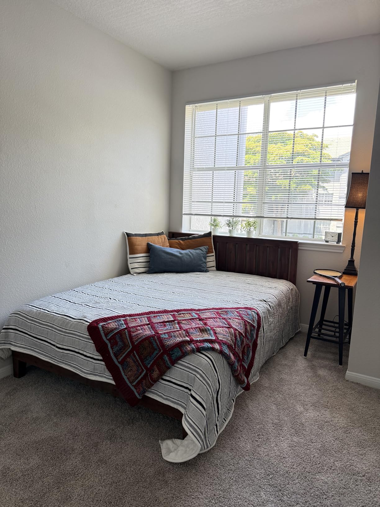 ZINUS Vivek Deluxe Wood Platform Bed Frame with Headboard, Wood Slat Support, No Box Spring Needed, Easy Assembly, Queen customer photo 1