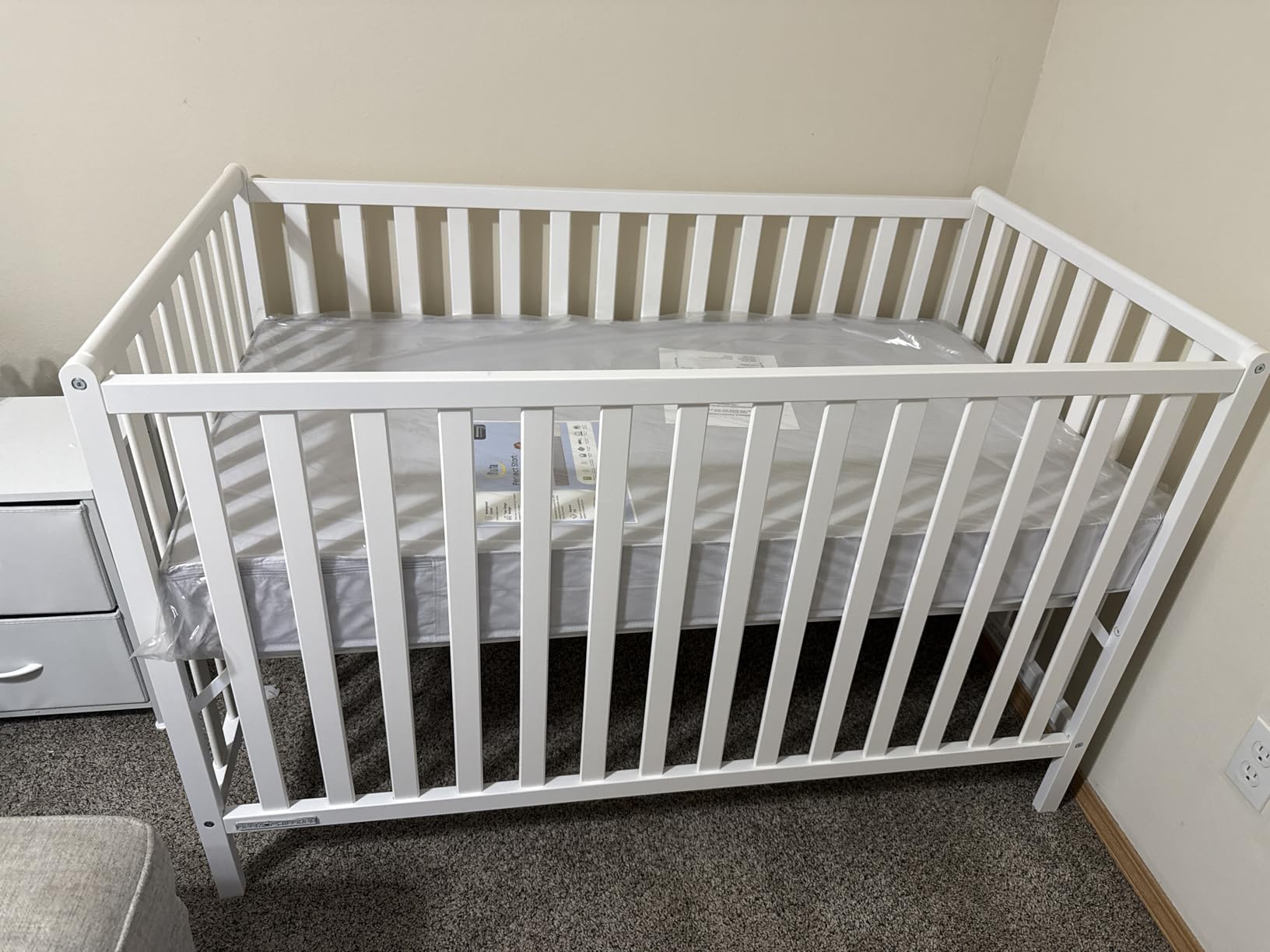 Delta Children Heartland 4-in-1 Convertible Crib - Greenguard Gold Certified, Bianca White customer photo 1