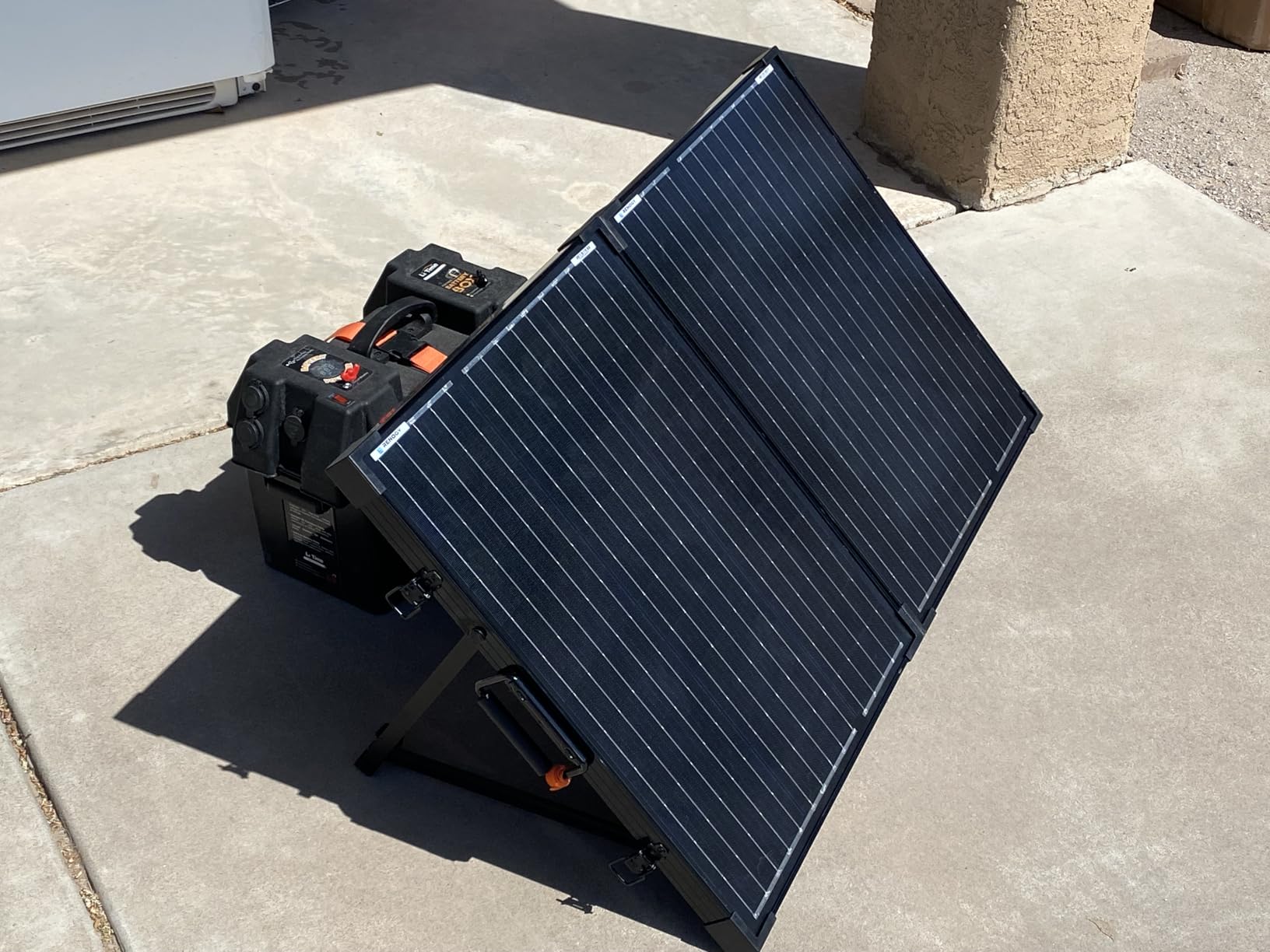Renogy 100W Portable Solar Panel, 25% High Efficiency Solar Panel Kit with 20A Charger Controller for 12V Battery & Power Station, N-Type Foldable Solar Panels w/Tempered Glass for RV, Camping Off-Grid customer photo 2