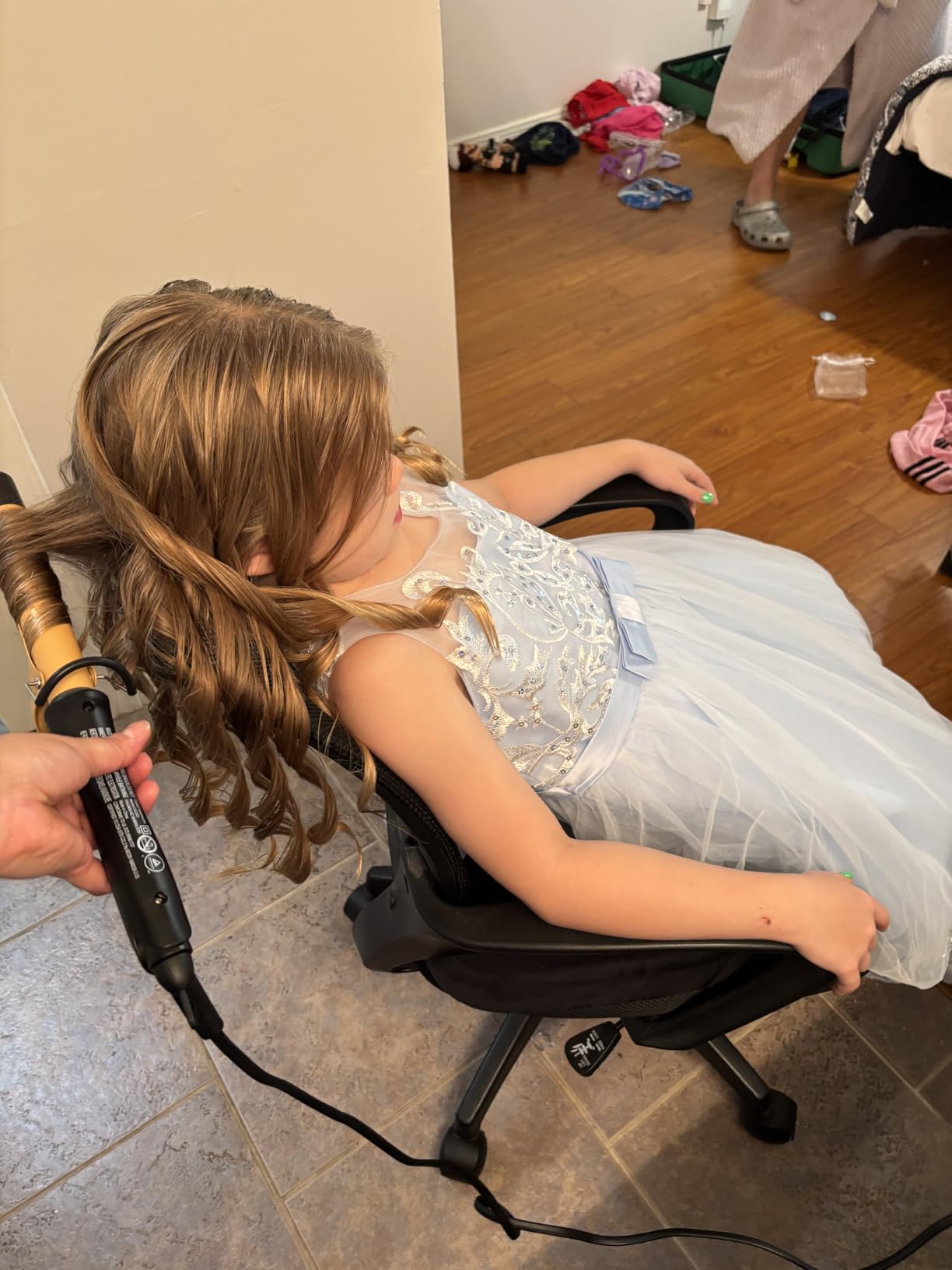 CHI Tourmaline Ceramic Curling Iron, Adjustable Temperature, Professional Tourmaline Hair Curler with Auto Shut-Off for Smooth, Frizz-Free Curls & Waves, 1 Inch Barrel customer photo 2