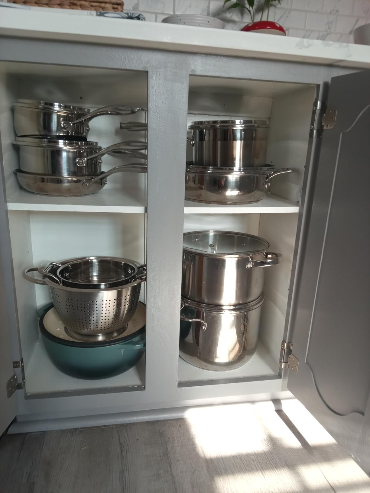 Amazon Basics Stainless Steel Cookware 11-Piece Set, Oven Safe, Induction-Ready, Even Heating, Non Toxic, Stay-Cool Handles, Pots and Pans, All Stovetops, Glass Lids, Silver customer photo 1