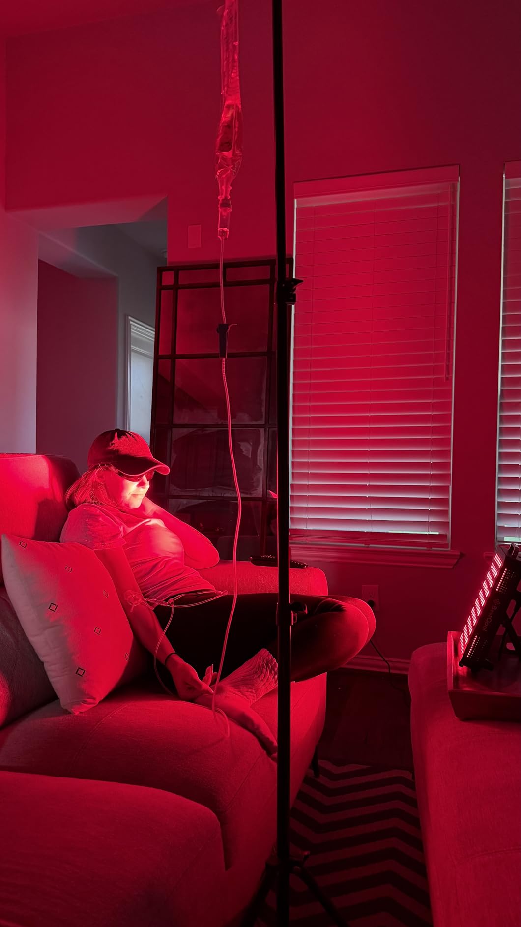 BestQool Red Light Therapy, Dual Chip Elite Grade LED Red Infrared Light Panel with Near-Infrared Light 660nm 850nm High Power Red Light Therapy Device at Home, Ideal for Body, Face, 105W (Black 60) customer photo 1