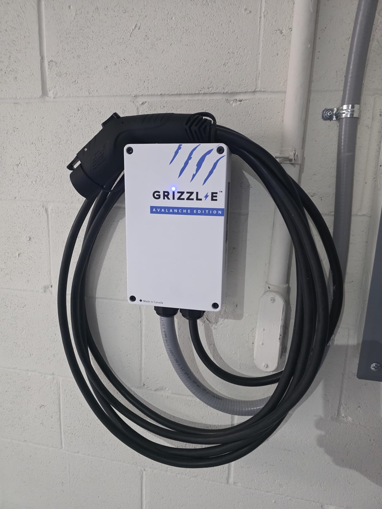 Grizzl-E Classic Level 2 240V / 40A Electric Vehicle (EV) Charger, UL Certified, Metal Case Enclosure, Indoor/Outdoor Electric Car Fast Wall Charging Station, NEMA 14-50 Plug, Classic Black customer photo 2