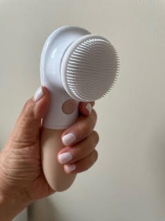 Vanity Planet Raedia Facial Cleansing Brush - Electric Facial Cleansing Brush with 4 Exfoliating Brush Heads - Waterproof, Handheld, Lightweight for Face Scrubber and Exfoliating Face - Warm Grey customer photo 1