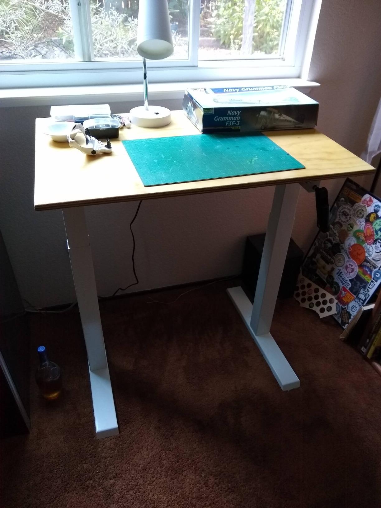 VIVO Compact Hand Crank Stand Up Desk Frame for 37 to 77 inch Table Tops, Ergonomic Standing Height Adjustable Base with Foldable Handle, Black, DESK-M051MB customer photo 1