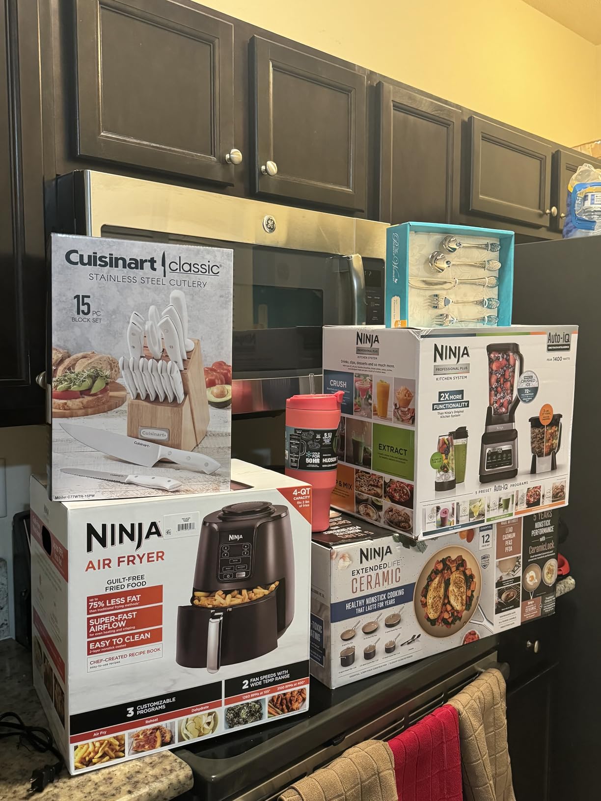Ninja Professional Plus Kitchen System, 1400WP, Auto-iQ, Grey, BN801 | 5 functions for smoothies, chopping & dough with Auto-iQ. 72-oz blender pitcher, 64-oz processor, (2) 24-oz cups. customer photo 1