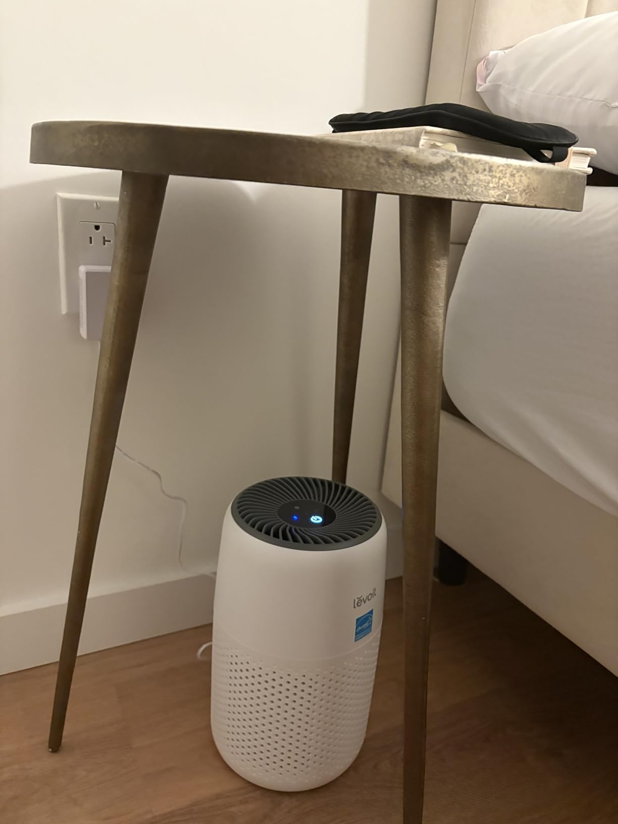 LEVOIT Air Purifier for Home Bedroom Dorm Room, Smart & Voice Control, AHAM VERIFIDE, 3-in-1 Filter With HEPA Sleep Mode, for Pollen, Pollutants, Smoke, Dander, Dust, Core 200S-P, White customer photo 1