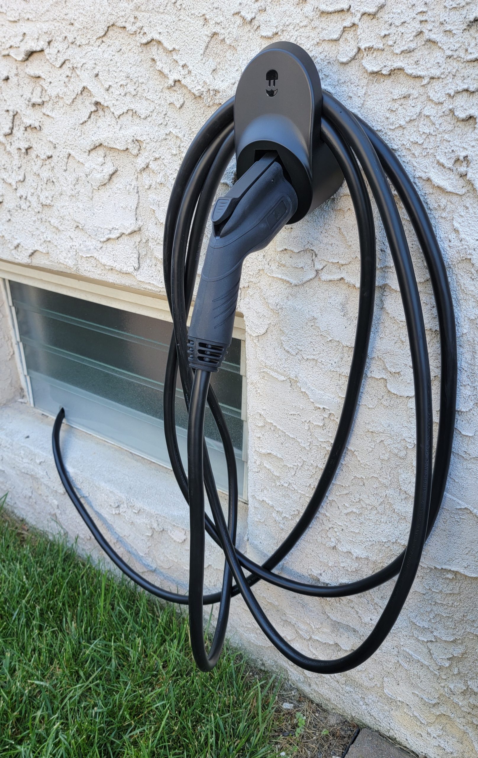 Wallbox Pulsar Plus Level 2 EV Charger 40 Amp - 9.6kW 240V Wall Home EV Charger - J1772 25ft Cable and NEMA 14-50 - Outdoor and Indoor EVSE - Energy Star and UL Certified - Assembled in USA customer photo 2