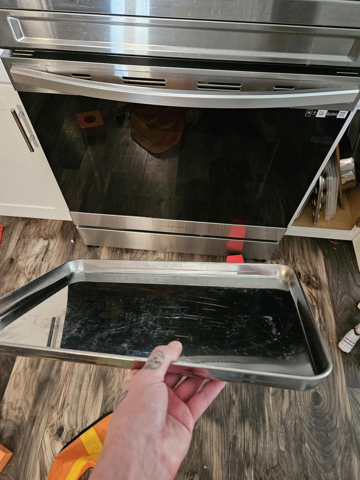 Baking Sheet Set of 2, Bastwe 18 inch Commercial Grade Stainless Steel Baking Pan, Professional Bakeware Oven Tray, Healthy & Non-toxic, Rust Free & Mirror Finish, Easy Clean & Dishwasher Safe customer photo 1