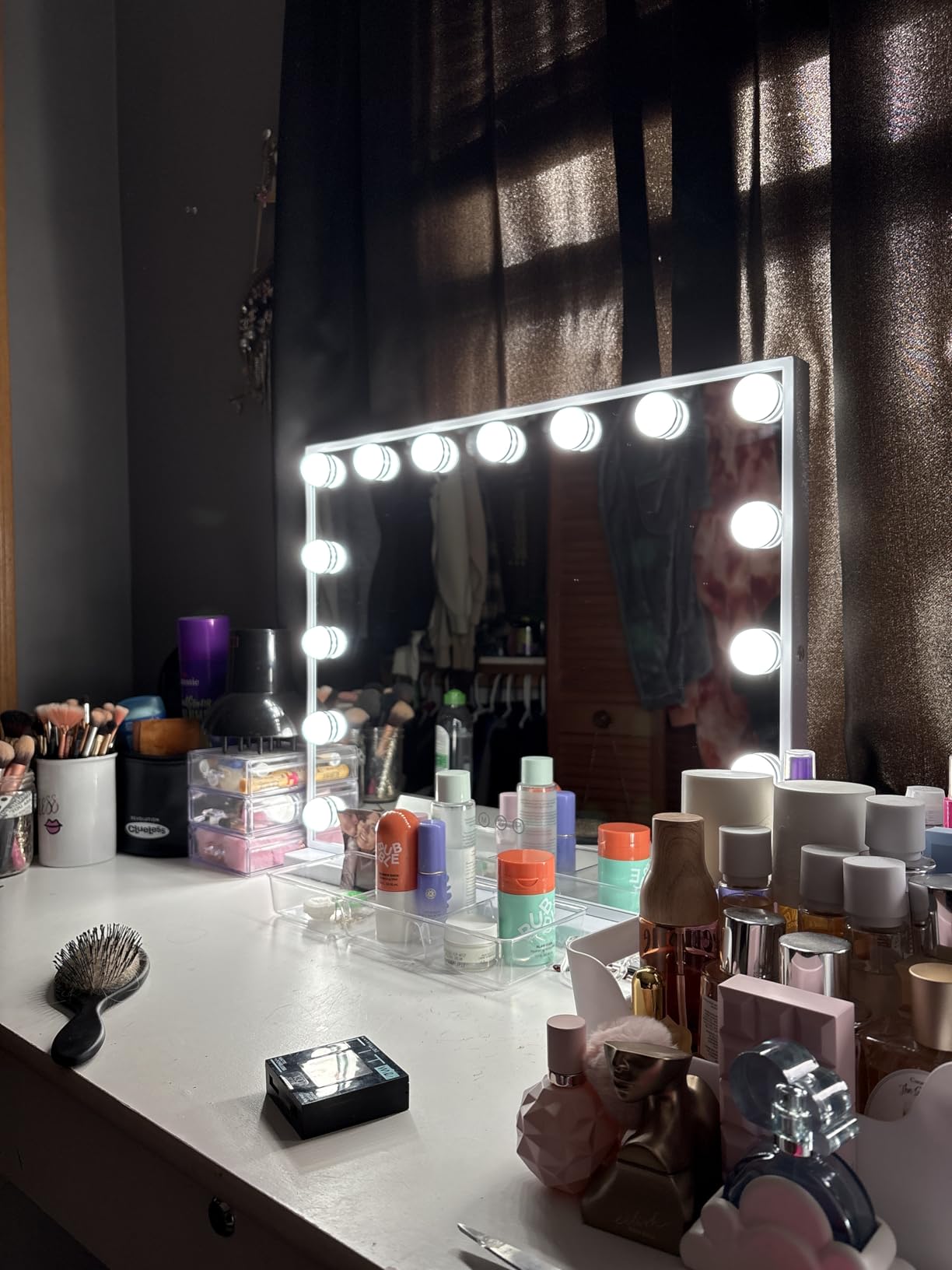 Hansong Hollywood Mirror Large Lighted Makeup Mirror with 15 LED Bulbs Hollywood Vanity Mirror with Lights 360 Degree Rotation for Bedroom customer photo 2