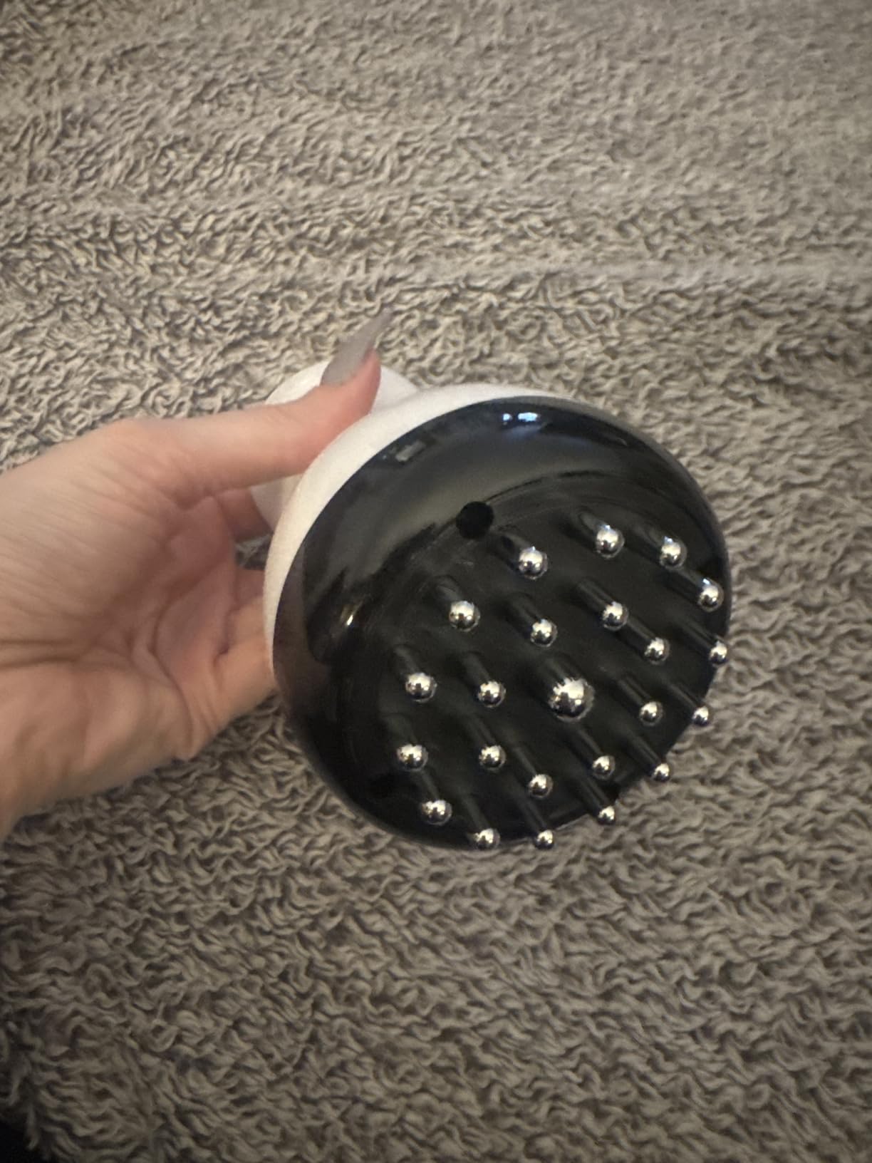 InvoSpa Shiatsu Massager with Heat - Deep Tissue Kneading Pillow for Neck, Shoulders, and Back customer photo 2
