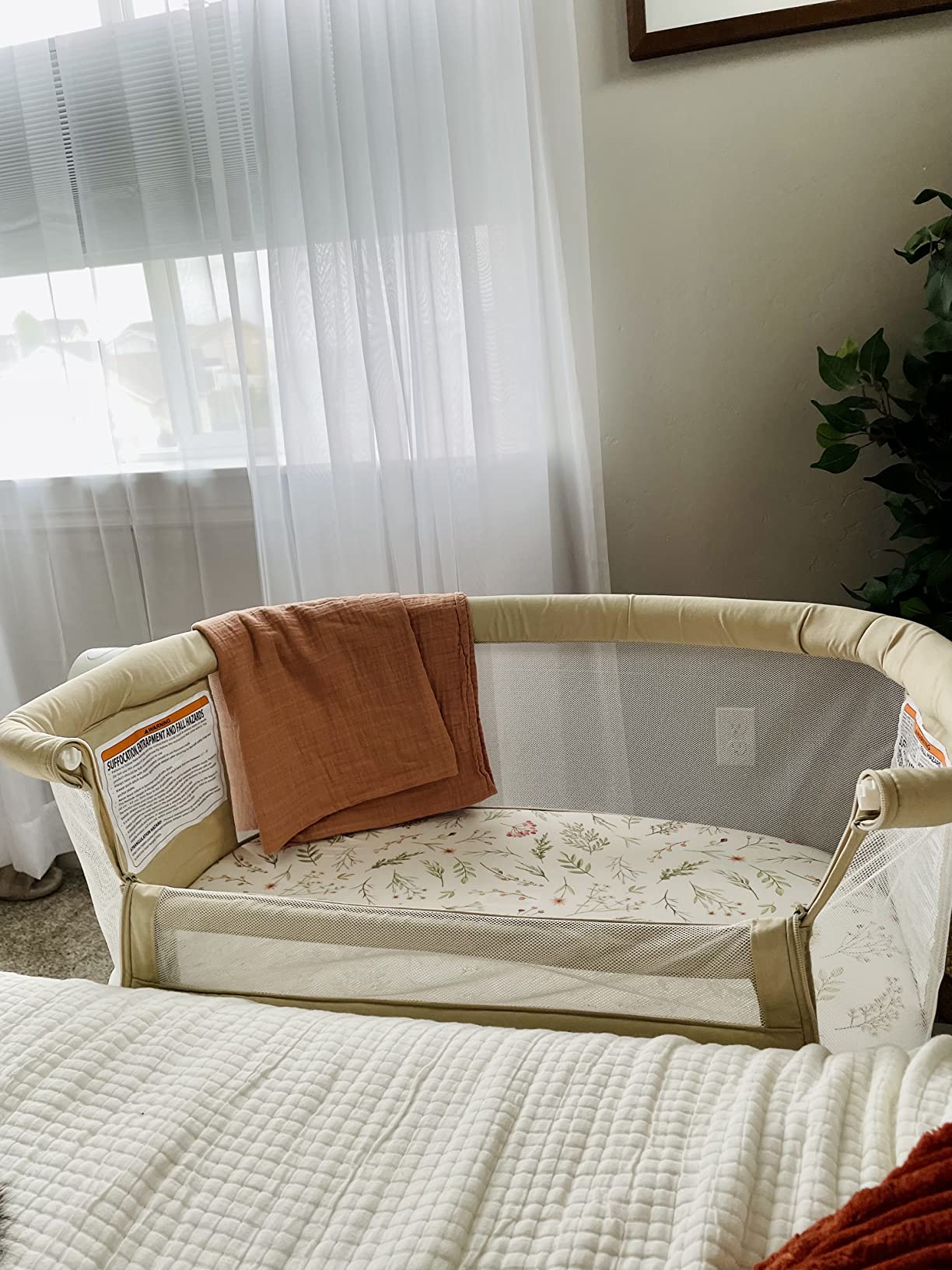 Baby Delight Beside Me Wink Bassinet | Bedside Sleeper | 7-Position Height Adjustment | Organic Oat customer photo 1