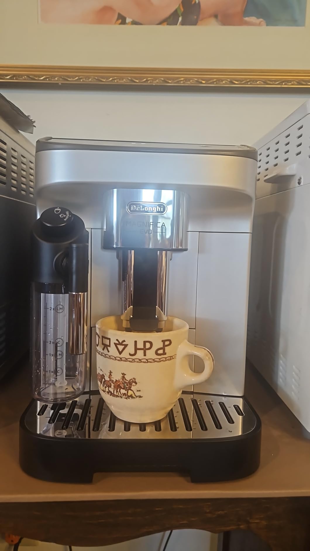De'Longhi Magnifica Evo Automatic Espresso Machine, Milk Frother, Silver | #1 Worldwide Espresso Machine Maker, 7 One-Touch Recipes, Frother, Built-In Grinder, Craft Personalized Signature Drink customer photo 1