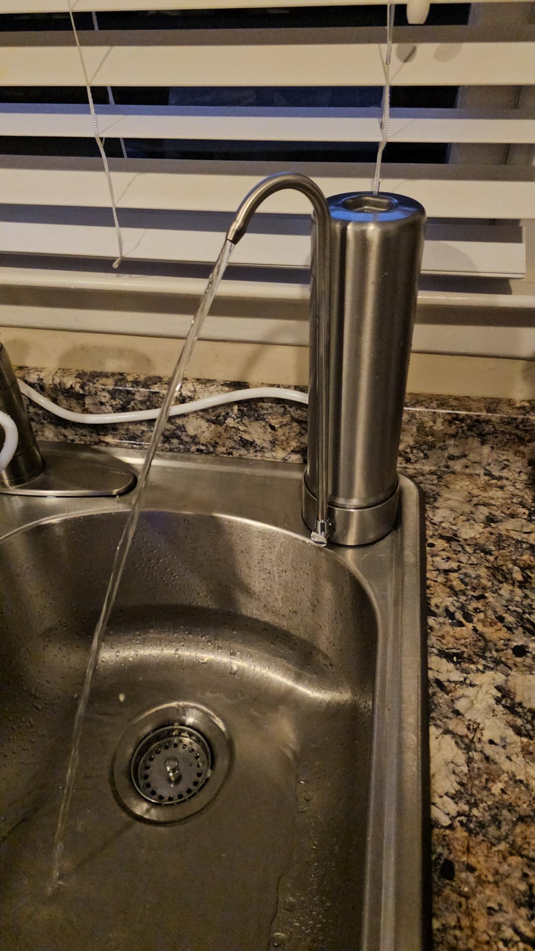 Mist Countertop Water Filter, 5-Stage Water Filtration System Countertop Technology, 8000 Gallon Capacity, Stainless Steel, Reduces Heavy Metals, Chlorine, Bad Taste & Odor (1 Filter Included) customer photo 2