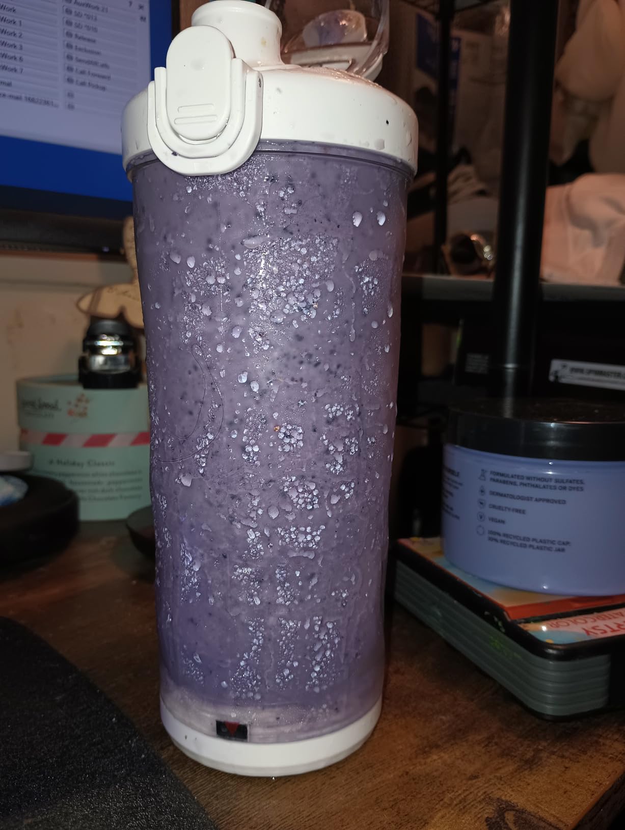 Portable Blender, 270 Watt for Shakes and Smoothies Waterproof USB Rechargeable with 20 oz BPA Free and a Travel Lid (Blue, 20 oz) customer photo 1