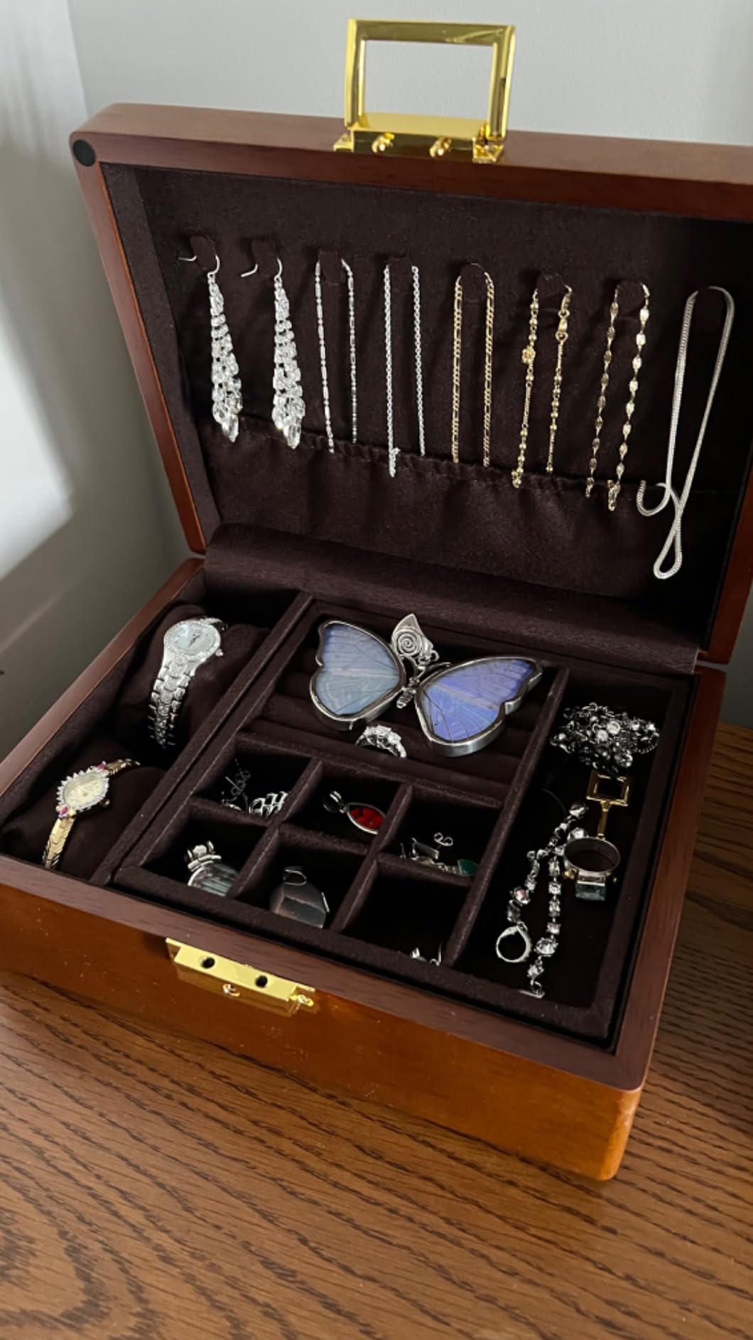 Bescott 2 Layer Solid Wooden Jewelry Box with Lock and Key for Women Men Vintage Velvet Wood Jewelry Organizer Storage for Earrings Rings Necklaces Bracelet Watch Mother's Day Gift customer photo 1