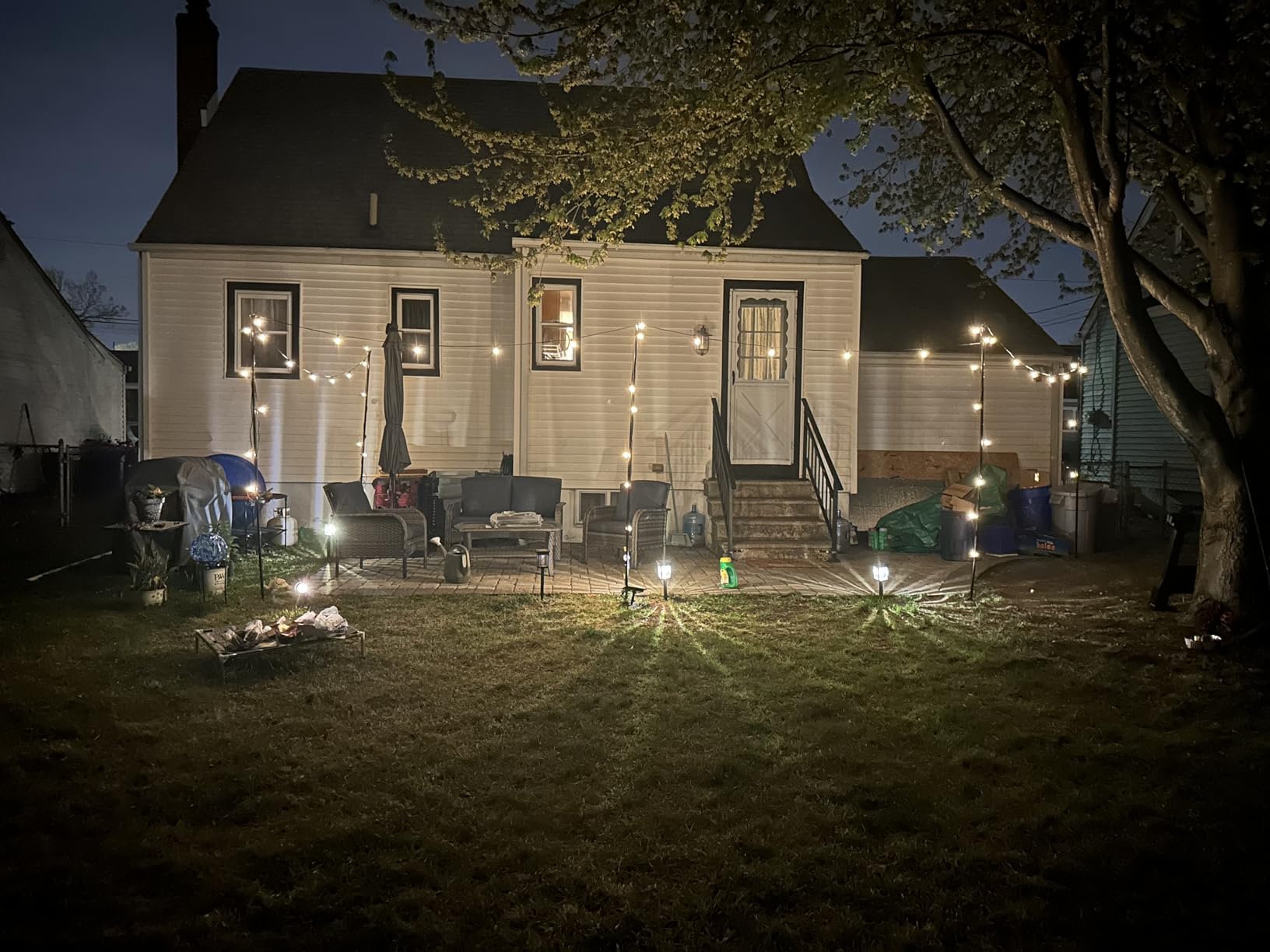 addlon 100FT Solar String Lights Outdoor with Remote, 54 LED Shatterproof Bulbs, USB Charging, 20+ Hour Runtime, Dimmable & Timable, G40 Waterproof Solar Lights for Outside Backyard Patio Garden Decor customer photo 2