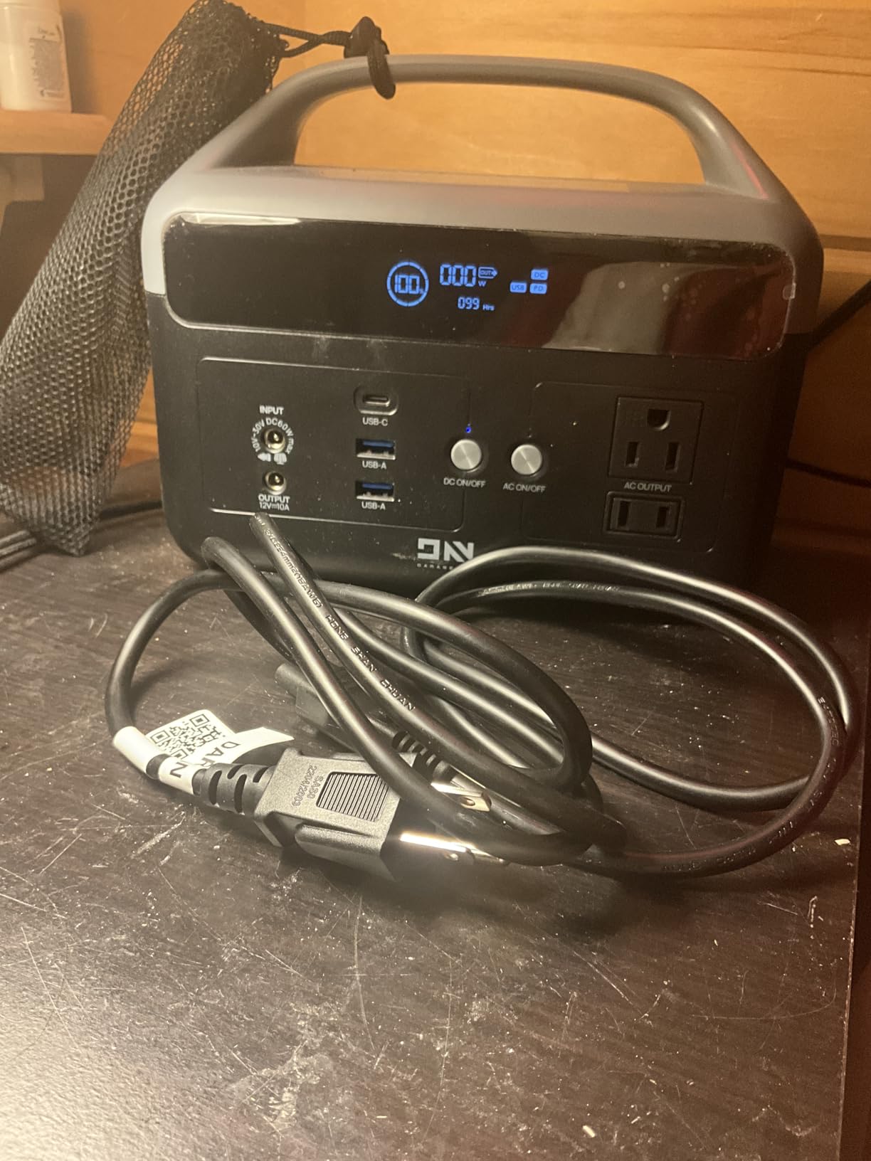 DaranEner Portable Power Station 192Wh LiFePO4 Battery Backup Solar Generator with 2 300W (Peak 600W) AC Outlets, USB-C PD 60W Fast Charge, Power Bank for Camping, Outdoor, Home, Emergency customer photo 2