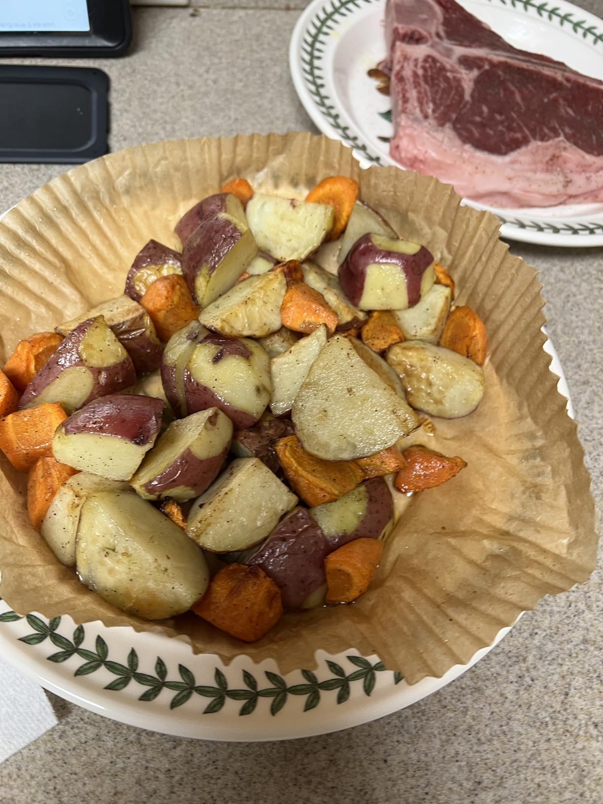 Ninja Foodi Air Fryer | 6-in-1 with 7-QT MegaZone & Basket Divider for Large Proteins & Full Meals | Cook 2 Foods at Once | 450°F | Air Fry, Roast, Broil, Dehydrate, Keep Warm & Bake | Black | DZ071 customer photo 1