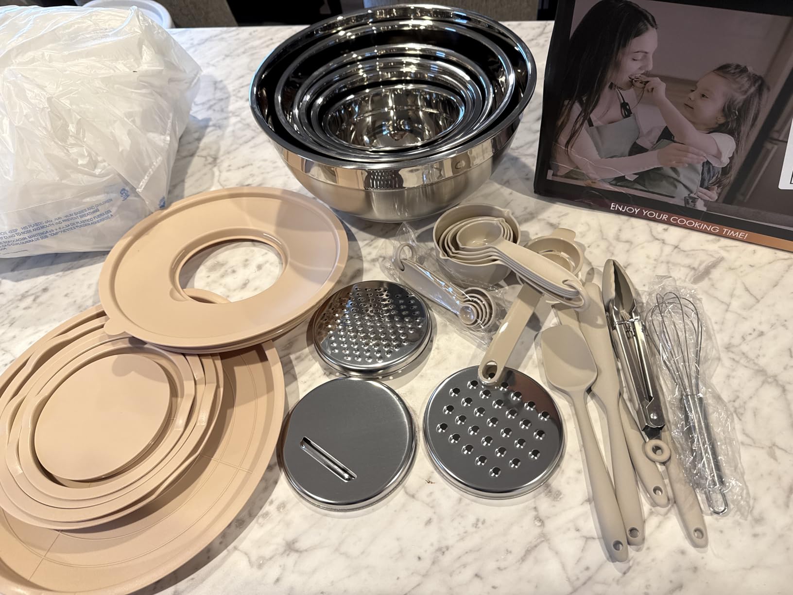 Thickened Heavy-Duty 26pcs Stainless Steel Bowl, Mixing Bowl Set with Lid, Grater Attachment, Non-Slip Bottom and Kitchen Gadget Set, Sizes 7, 4, 2.5, 2.0, 1.5, 1QT, Ideal for Mixing and Serving customer photo 2