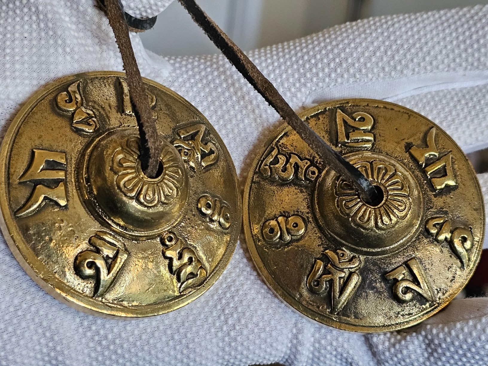 Artcome 7PCS Tibetan Meditation Set - Tibetan Singing Bowl & Tibetan Tingsha Cymbals Bells Handmade in Nepal for Meditation, Yoga, Tranquility, Relaxation, Chakra Healing, Stress Relief & Mindfulness customer photo 2
