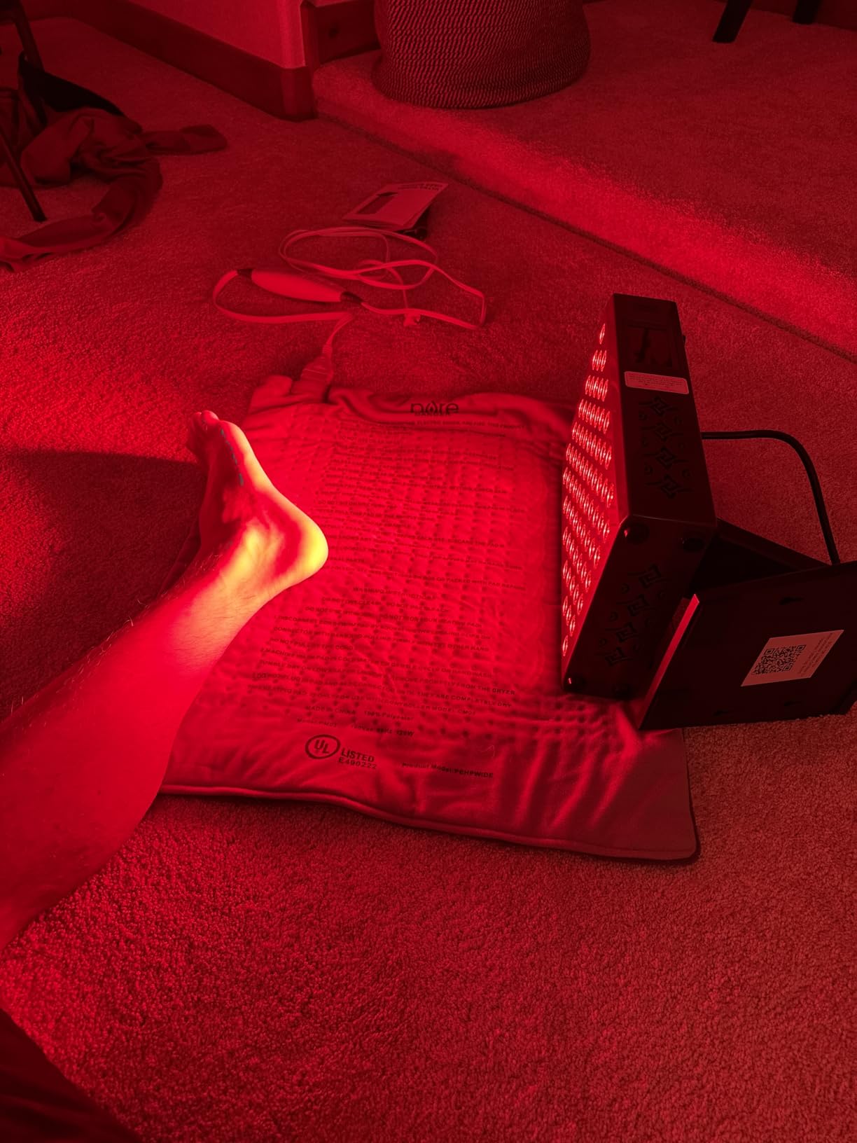 Hooga Red Light Therapy Panel Device - 630nm 660nm 810nm 850nm Red & Near Infrared Light Therapy, LED Light Therapy Lamp, 150 Quad Chip LEDs, Adjustable Brightness, Pulse Mode - ULTRA750 customer photo 1