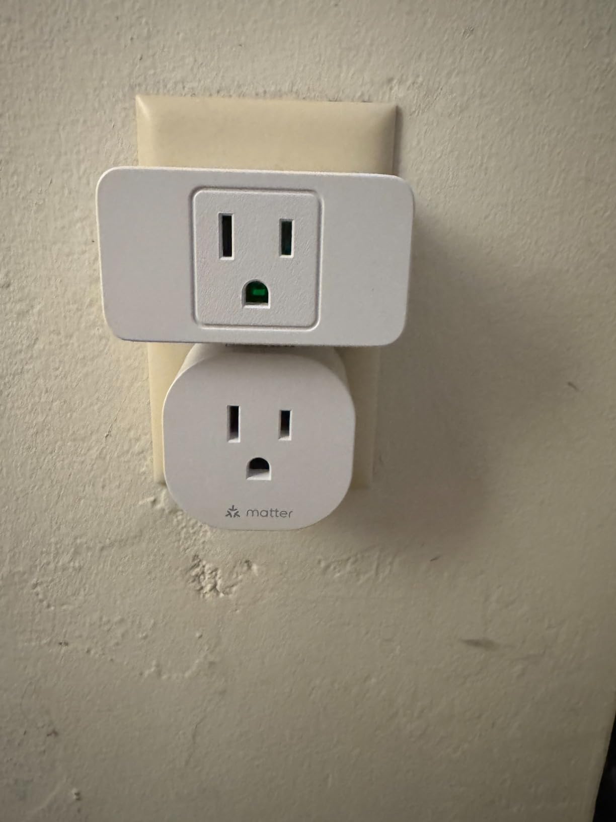 meross Matter Smart Plug, Energy Monitoring Smart Outlet, Wi-Fi Plug Work with Alexa, Apple HomeKit, Google with Schedule Timer, 15A/1800W, 100% Privacy Matter Smart Home, App & Voice Control 4 Pack customer photo 2