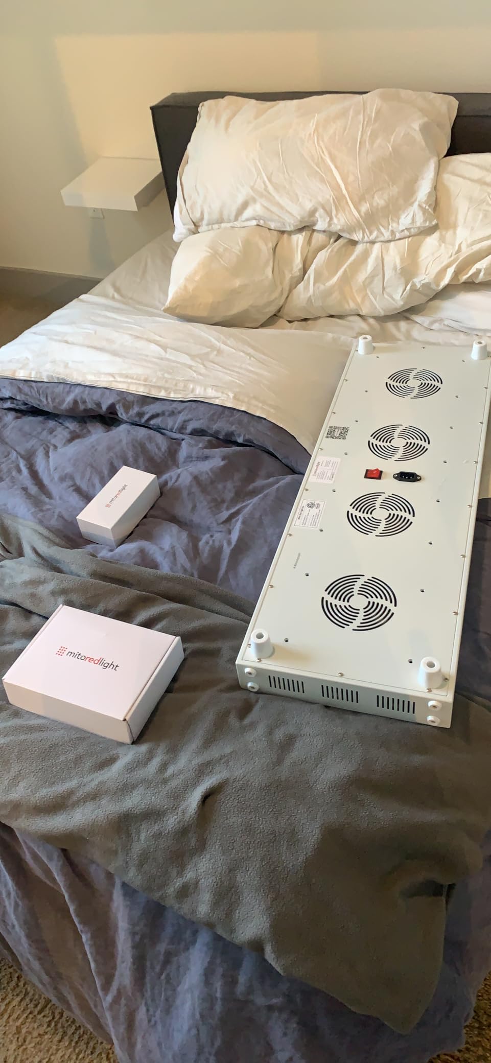 Mito Red Light - MitoMEGA 2.0 Red Light Panel - Red Light Therapy for Face and Neck - Red Light Therapy Panel - Red & Near Infrared Red Light Therapy - At-Home Red Light Therapy for Body customer photo 1