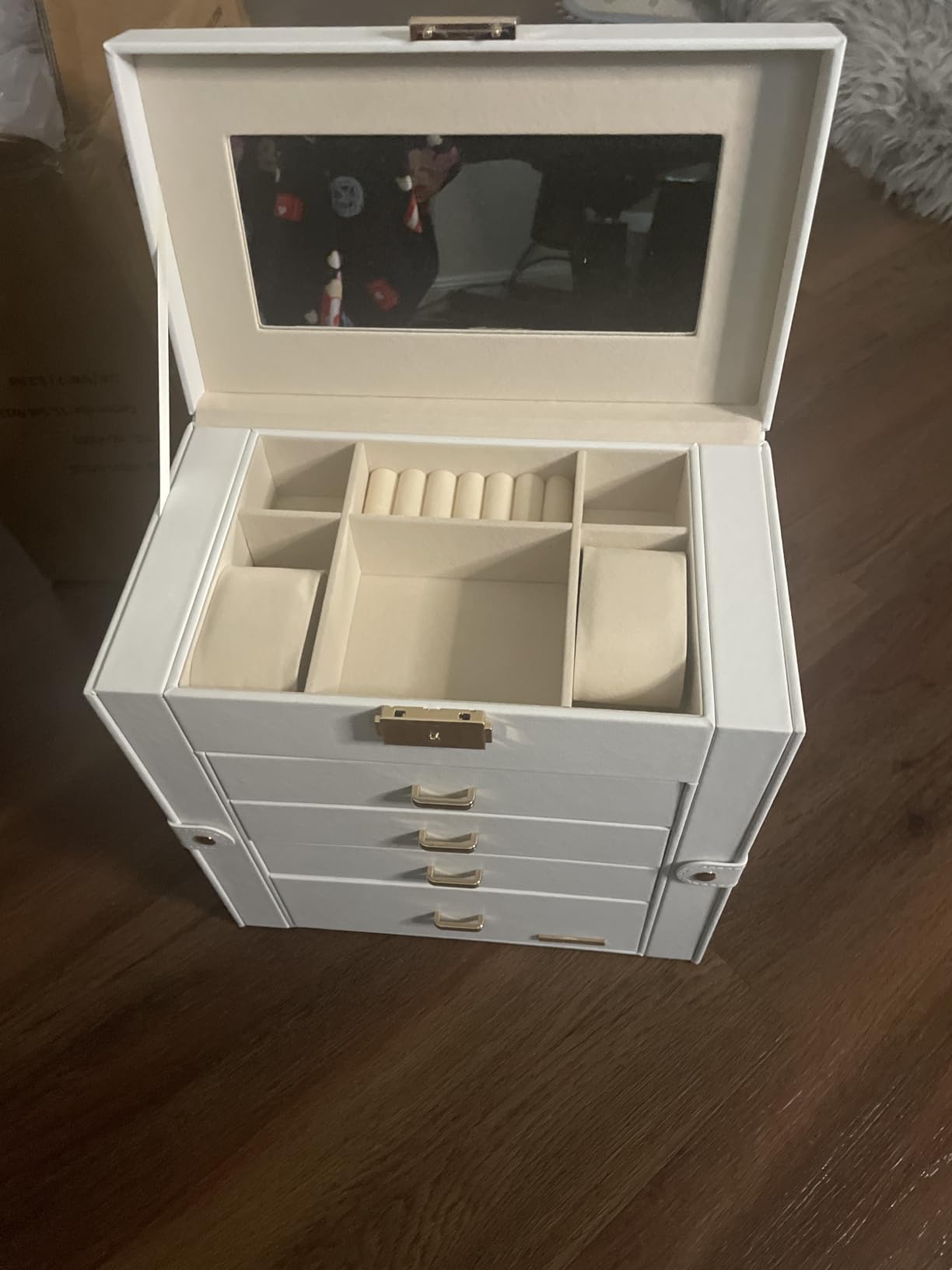 Homde Synthetic Leather Huge Jewelry Box Mirrored Watch Organizer Necklace Ring Earring Storage Lockable Gift Case (White + Gold) customer photo 2