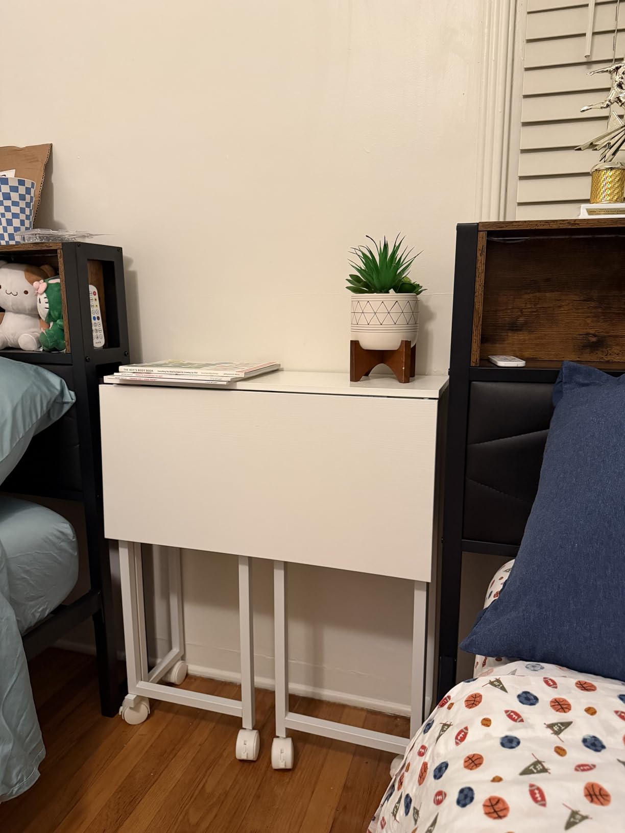 GreenForest Folding Desk with Wheels, 24.8 Inch Compact Rolling Computer Table with Storage Shelf, Portable Mobile Workstation for Small Spaces, Easy Assembly, Oak customer photo 1