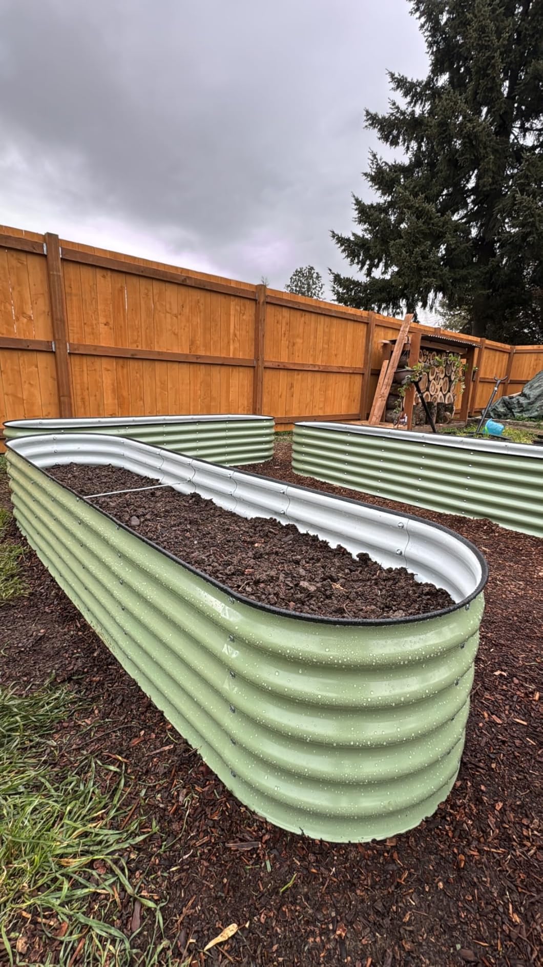 Kesfitt Raised Garden Bed, Metal Galvanized Steel Oval Garden Bed 8x2x1.5 ft with 18-Inch Deep Open-Bottom Design for Outdoor Vegetable Gardening, Pearl White customer photo 1