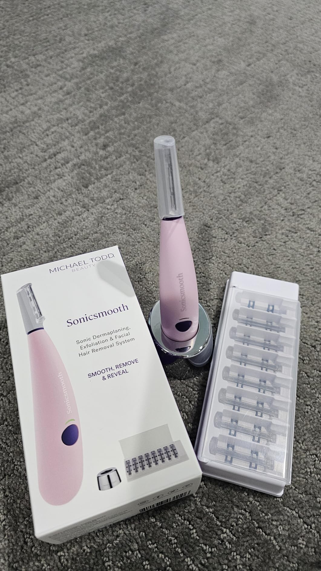 Michael Todd Beauty Sonicsmooth Dermaplane Razor System + Eyebrow Trimmer - 8 Weeks of Dermaplaning Blades customer photo 2