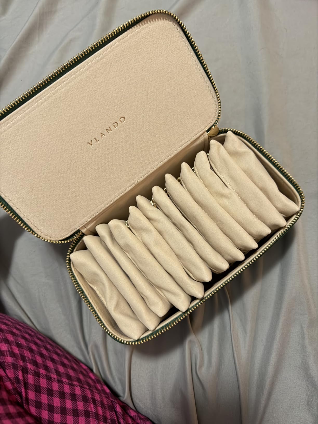 VLANDO Travel Jewelry Case, Jewelry Box with 12 Velvet Jewelry Pouch Jewelry Travel Organizer for Women Girl Jewelry Case Necklace Rings Earrings Bags Wedding Gifts (White) customer photo 1