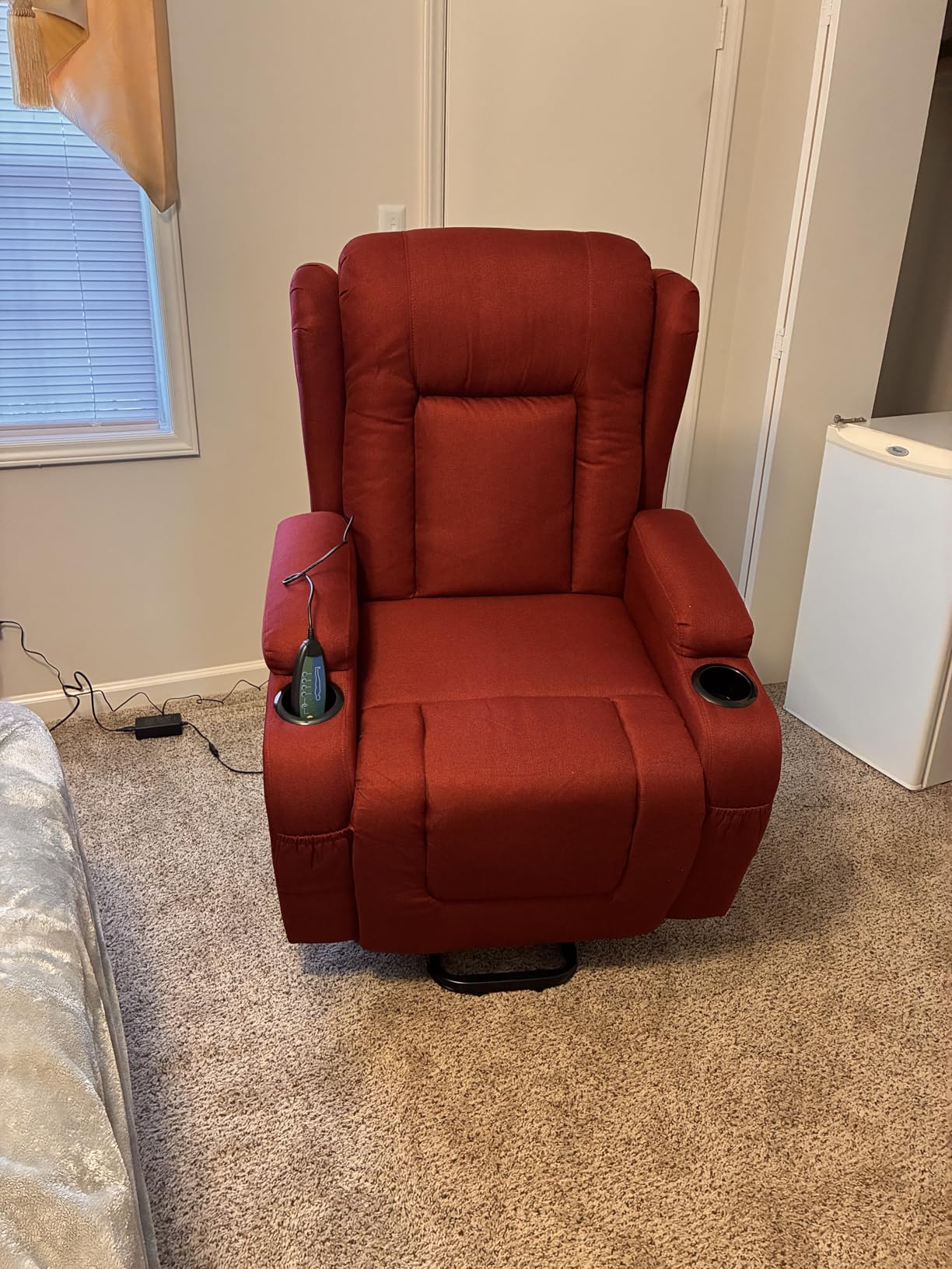 Best Choice Products Modern Linen Electric Power Lift Chair, Recliner Massage Chair, Adjustable Furniture for Back, Legs w/ 3 Positions, USB Port, Heat, Cupholders, Easy-to-Reach Button - Ivory customer photo 1