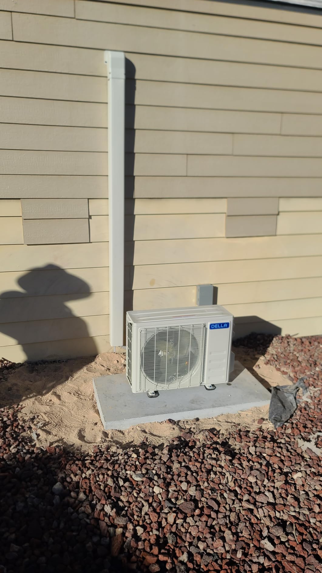 DELLA Hyper Heat Lower as -13F, 12,000 BTU WiFi Mini Split, Energy Star 230V 24 SEER2, Cools Up to 550 Sq. Ft, Work with Alexa, Inverter AC with 1 Ton Pre-Charged Heat Pump & 16.4ft Installation Kits customer photo 1
