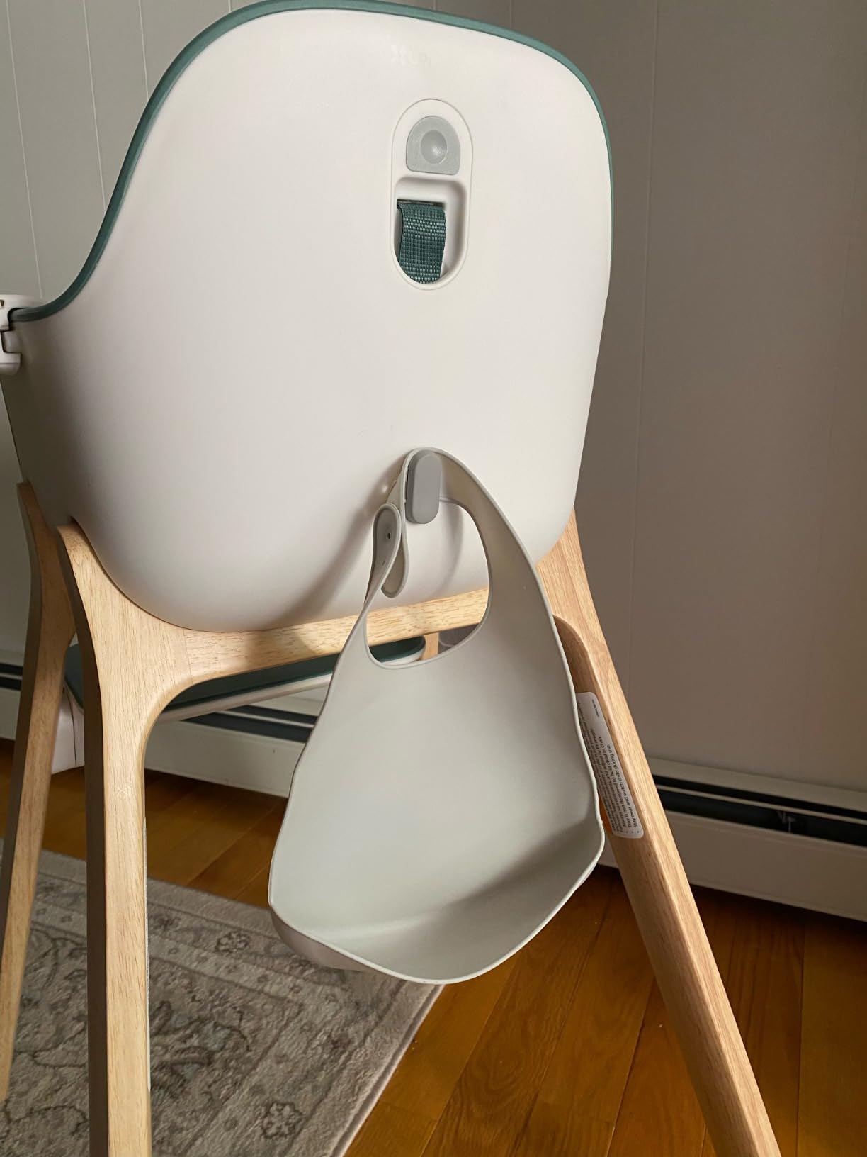 UPPAbaby Ciro High Chair - Sleek, Easy-to-Clean Design, Perfect-Fit Tray to Bring Baby to Table, Patent-Pending Harness, Dual-Position 180-Degree Rotating Footrest, Emrick (Green/Rubberwood) customer photo 2
