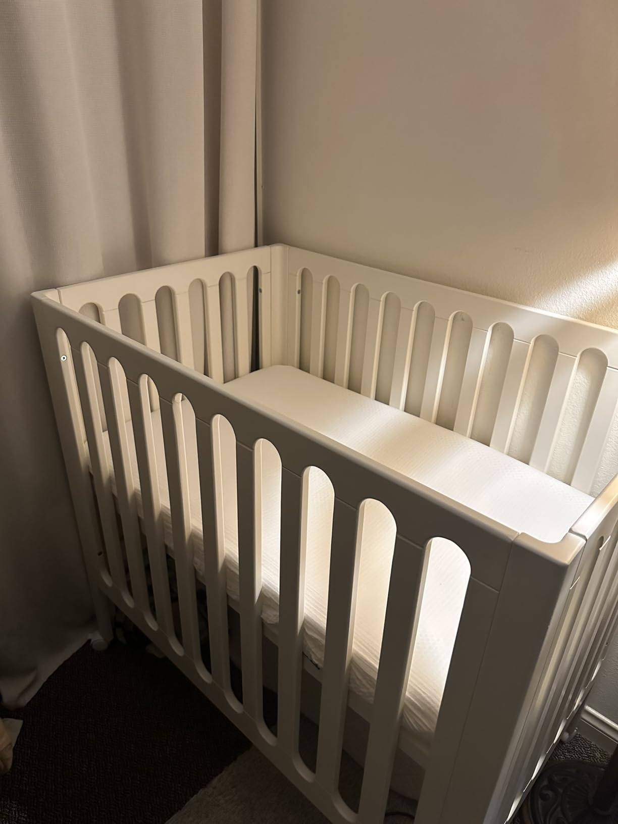Newton Baby Galileo Mini Crib with Wheels, Chestnut customer photo 2