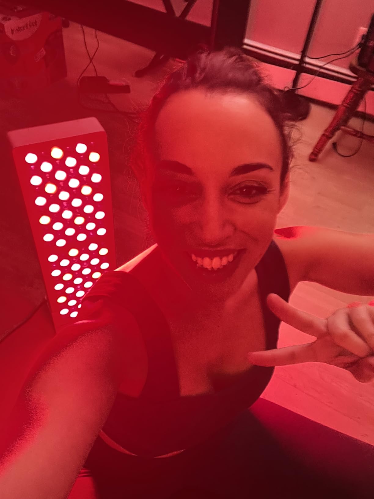 Makiuri Red Light Therapy Panel for Full Body | 630 nm, 660nm, 810nm, 830nm, 850nm | Clinical Grade Red & Near-Infrared LED Light Therapy (5 Wavelengths) | High Irradiance | Neptune (Black 300 LED) customer photo 2