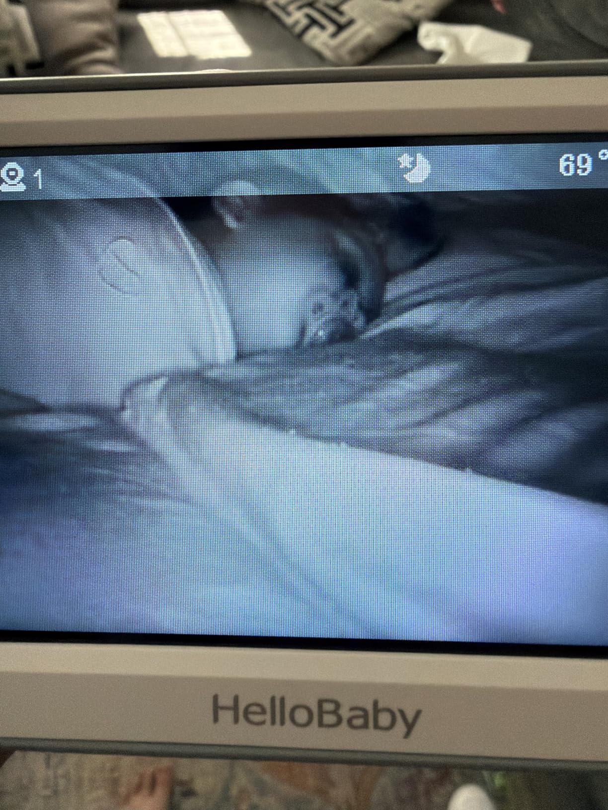 HelloBaby 4.3'' Video Baby Monitor with 30 Hours Battery, Remote Pan-Tilt-Zoom Baby Monitor No WiFi, Baby Monitor with Camera and Audio, Night Vision, ECO Mode, Two-way Talk, 8 Lullabies, 1000ft Range customer photo 2