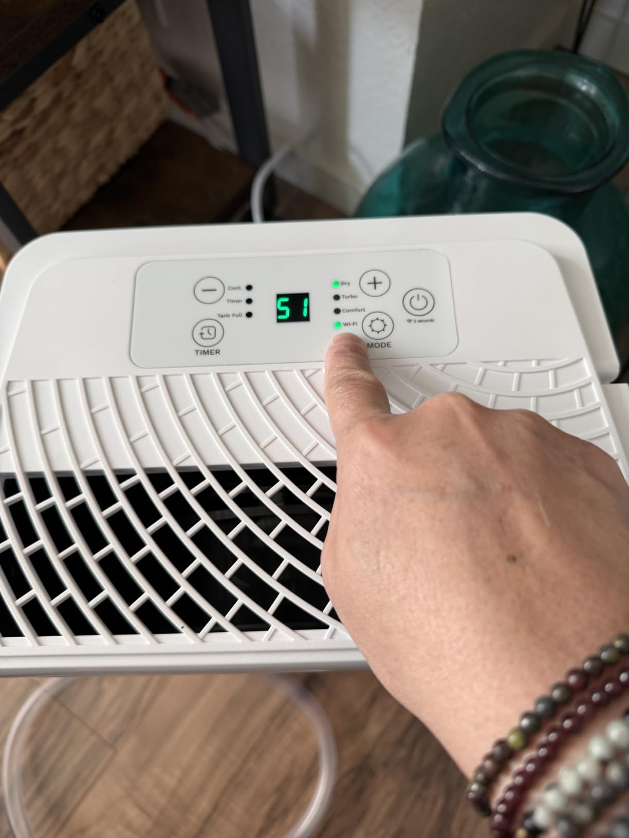 hOmeLabs Dehumidifier 7,000 Sq Ft Wi-Fi (50 Pint MAX 120 Pint at 95F, 90% RH) for Home, Office, Basements with Powerful Moisture Removal, Humidity Control, Auto Shut-off, Quiet Operation customer photo 1