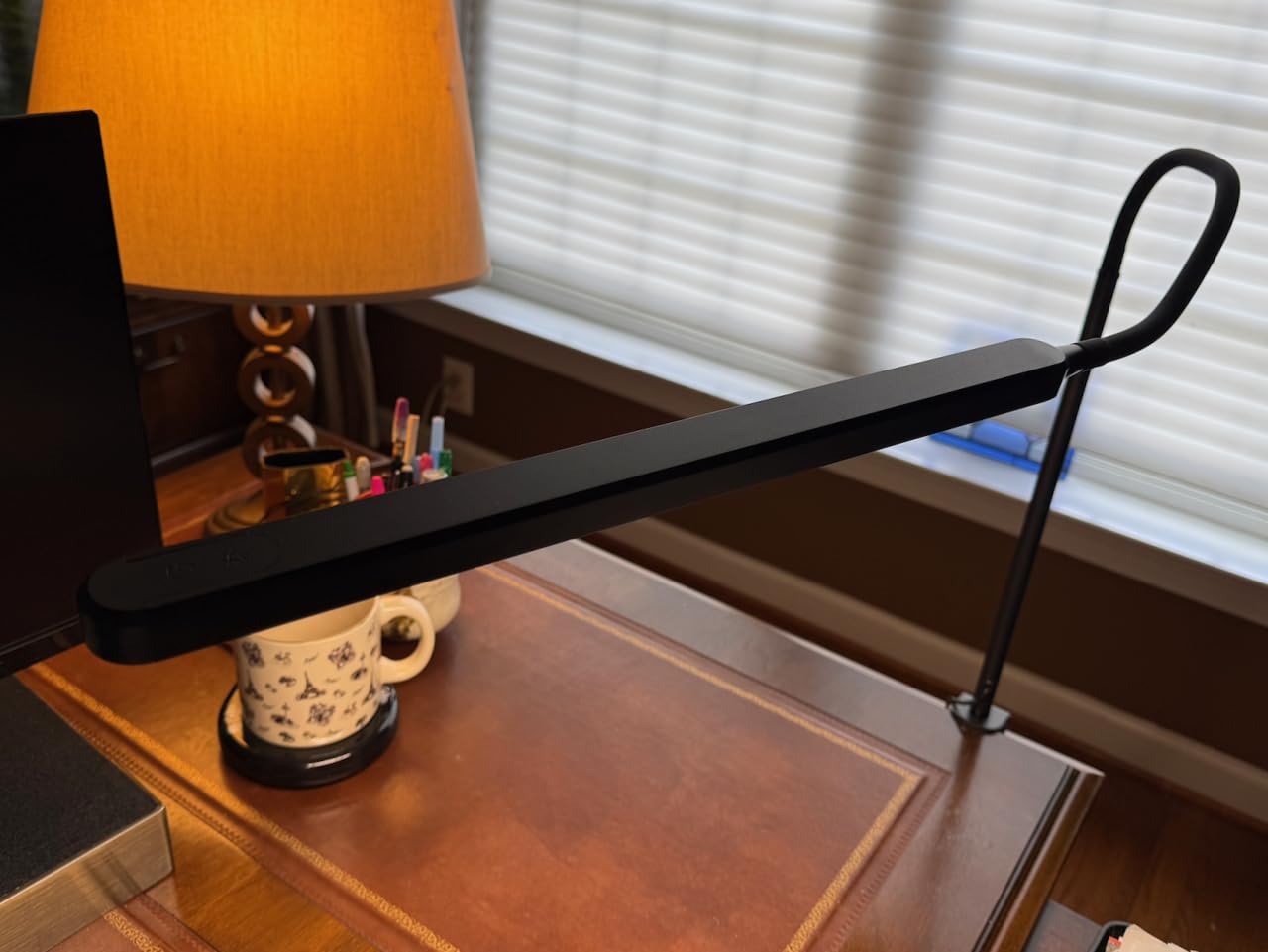 SUPERDANNY Eye-Caring LED Desk Lamp 360 Degree Flexible Gooseneck Work Lamp with Desk Side Clamp Touch Control 3 Light Colors Smooth Dimming Task Lighting Reading Light for Home Office College Dorm, Black customer photo 1