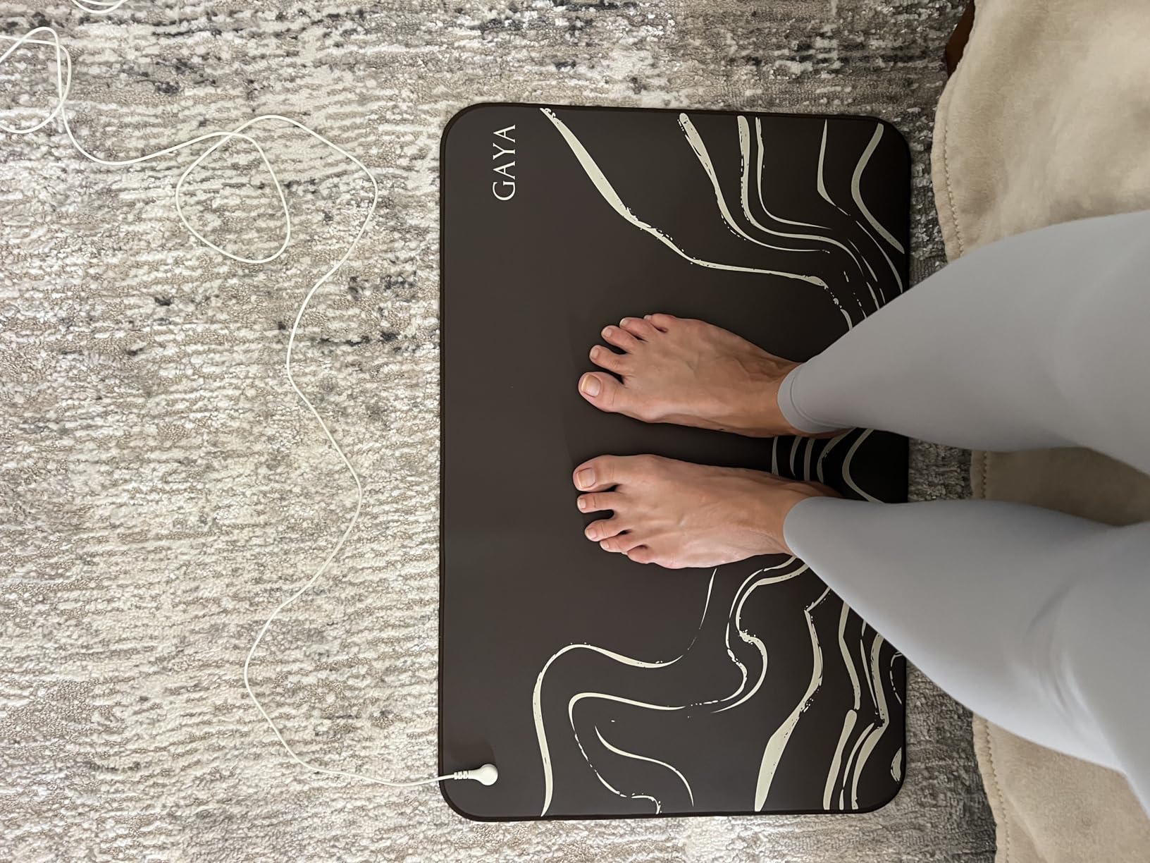 GAYA Grounding Mat for Feet, Sleep Improvement, Back Pain Relief, Muscle Relaxation & Stress, Including 15ft Cord, 100K Ohm Resistor | Conductive Carbon | Earthing Pads for Bed Couch, Desk (24''x16'') customer photo 1